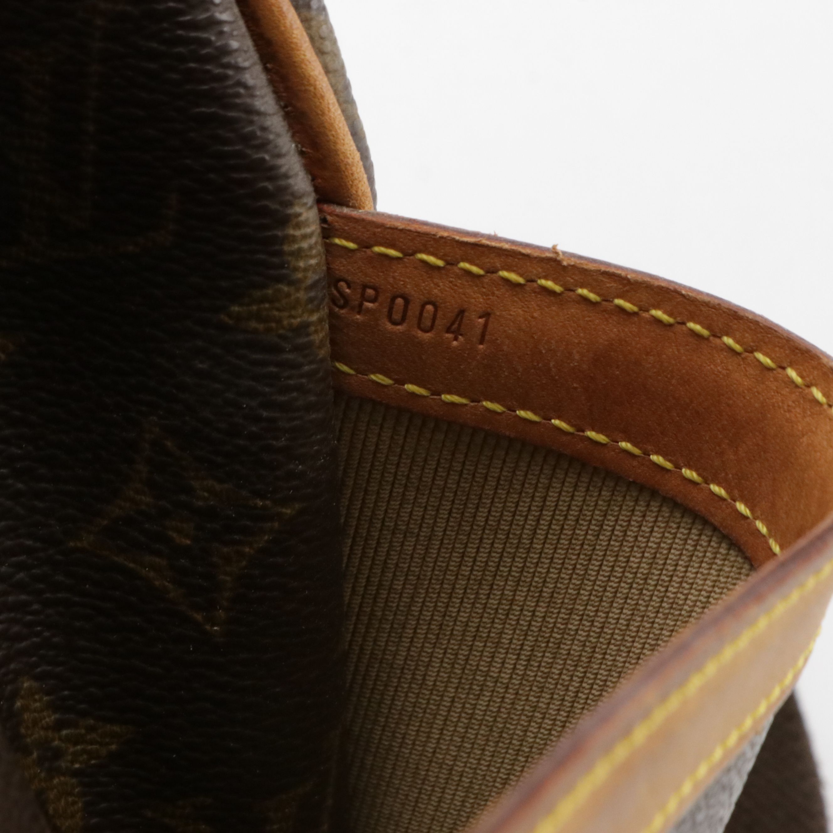 Louis Vuitton Reporter GM Crossbody Bag in Monogram Canvas and Vachetta Leather