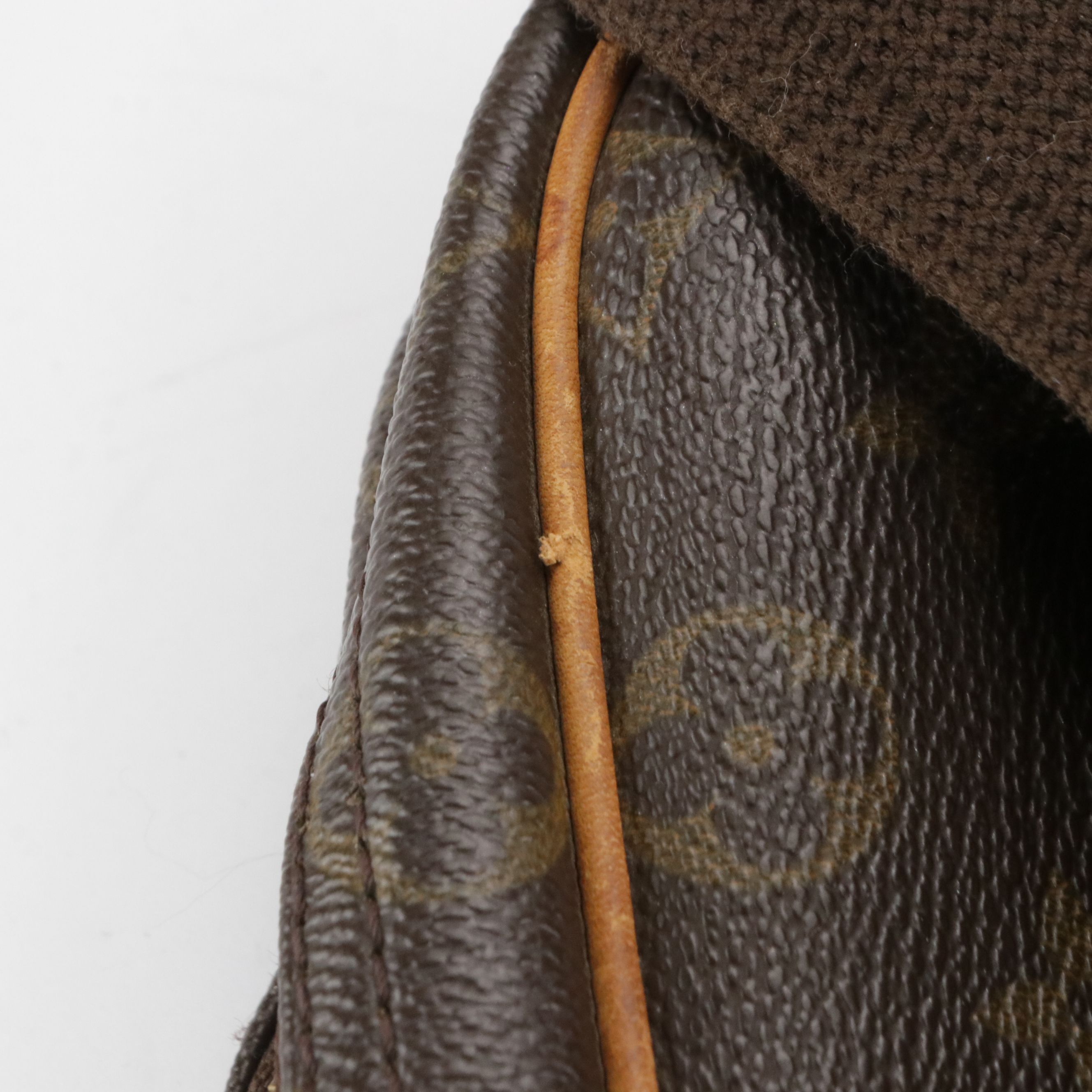 Louis Vuitton Reporter GM Crossbody Bag in Monogram Canvas and Vachetta Leather