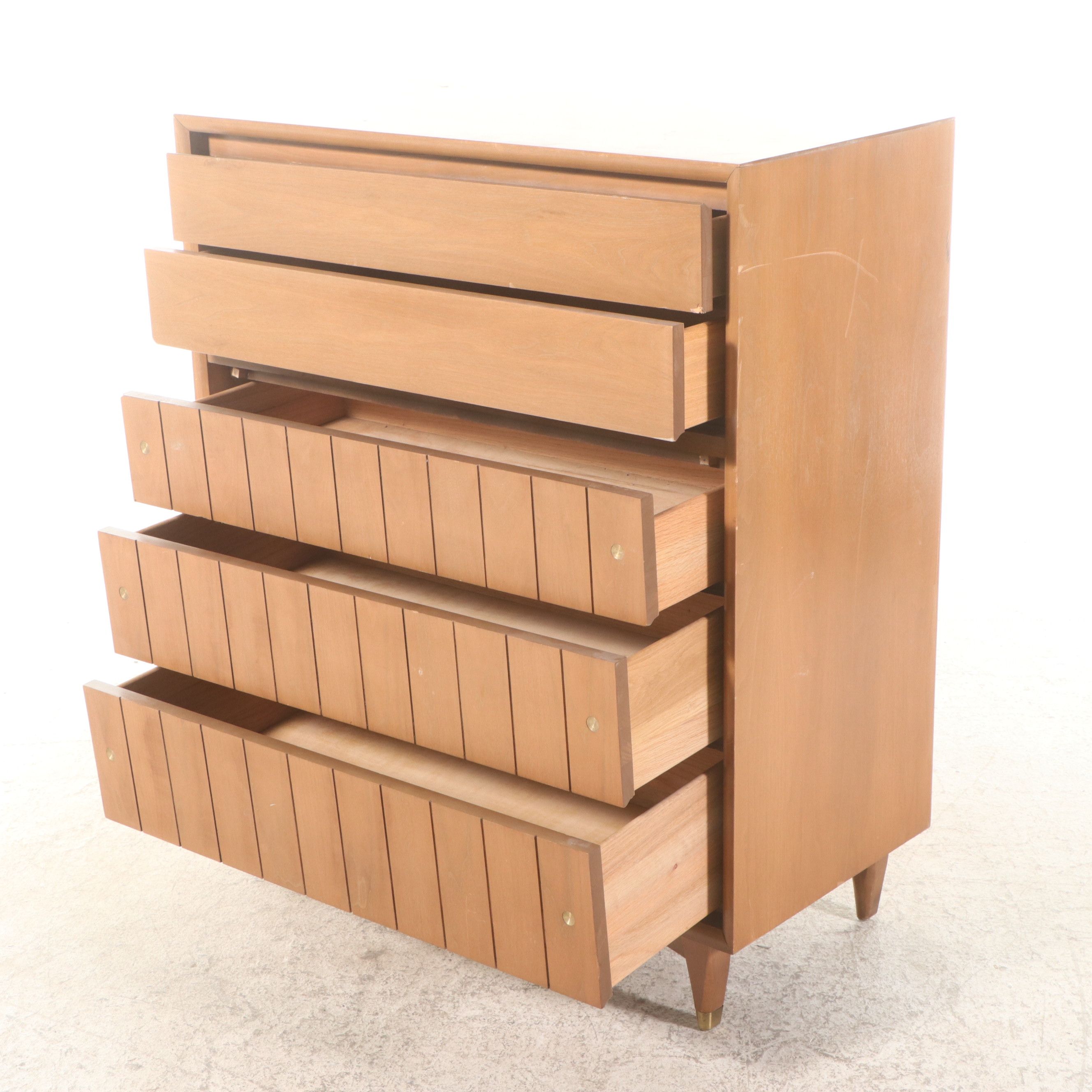 Kroehler Mid Century Modern Walnut Tallboy Dresser, Mid-20th Century