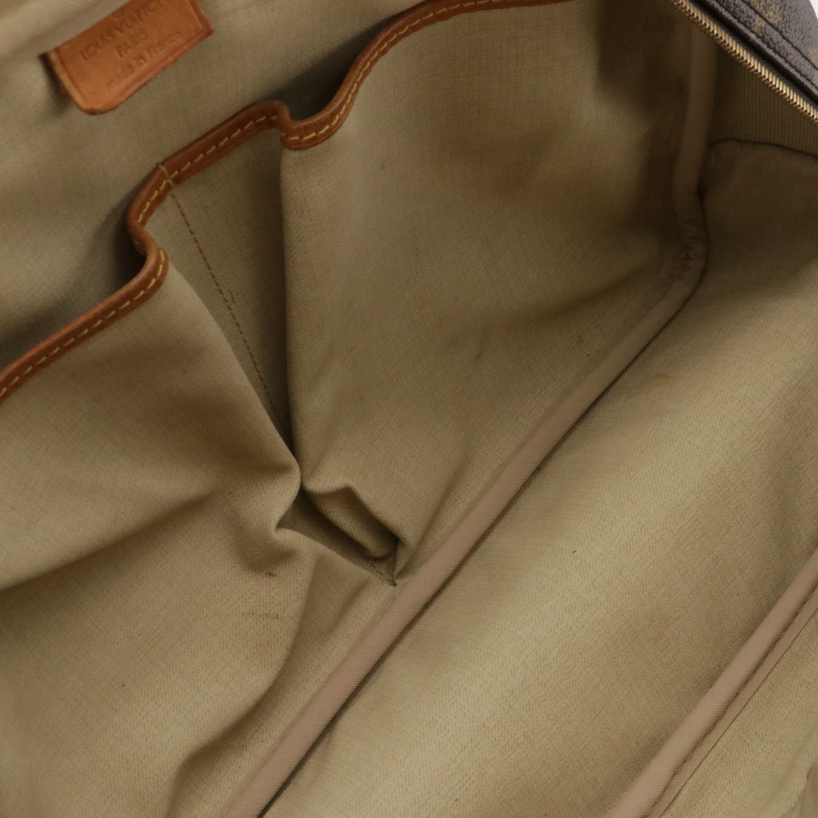 Louis Vuitton Deauville Handbag in Monogram Canvas and Vachetta Leather