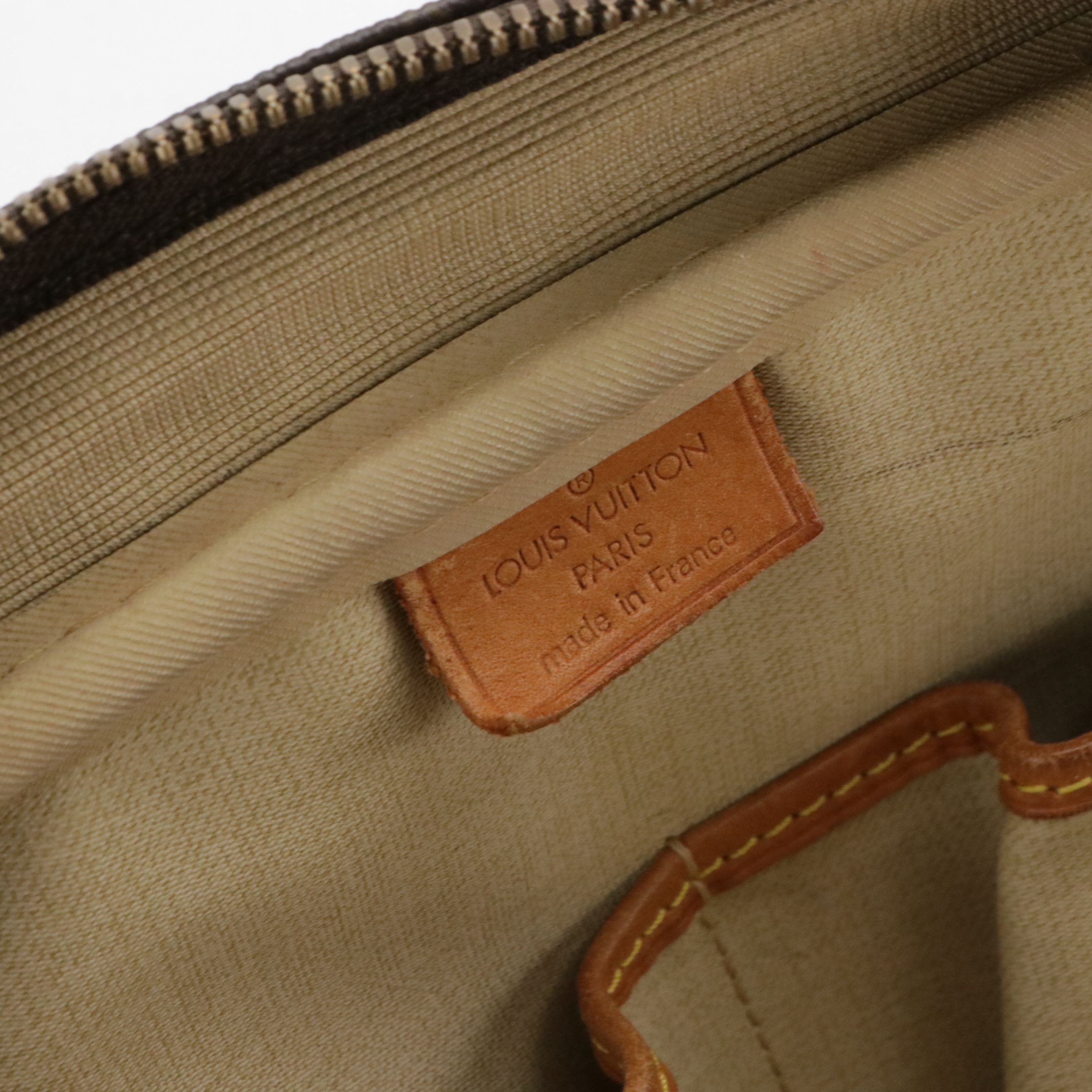 Louis Vuitton Deauville Handbag in Monogram Canvas and Vachetta Leather