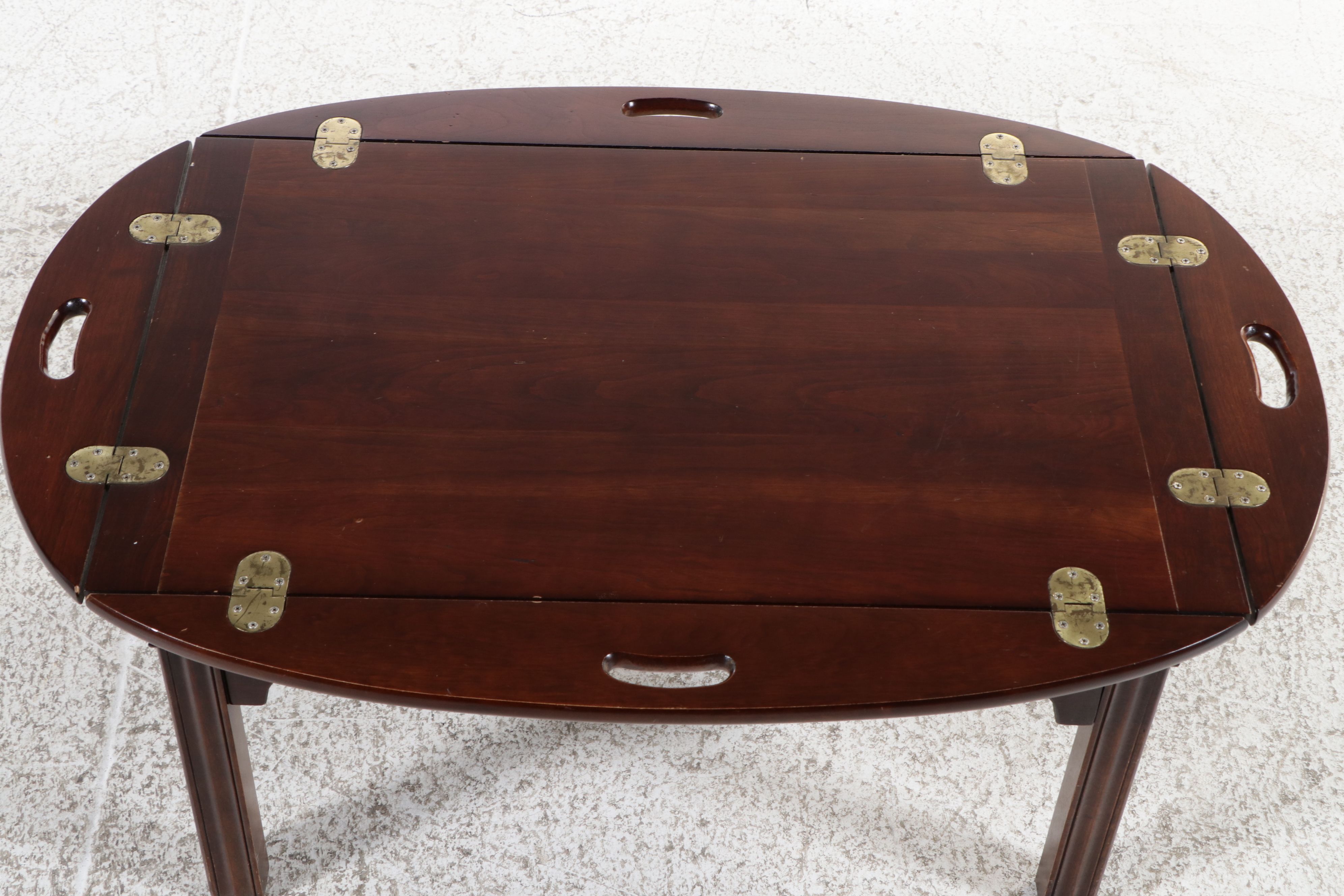 Q.Null Manufacturing Chippendale Style Mahogany Butler's Tray Table