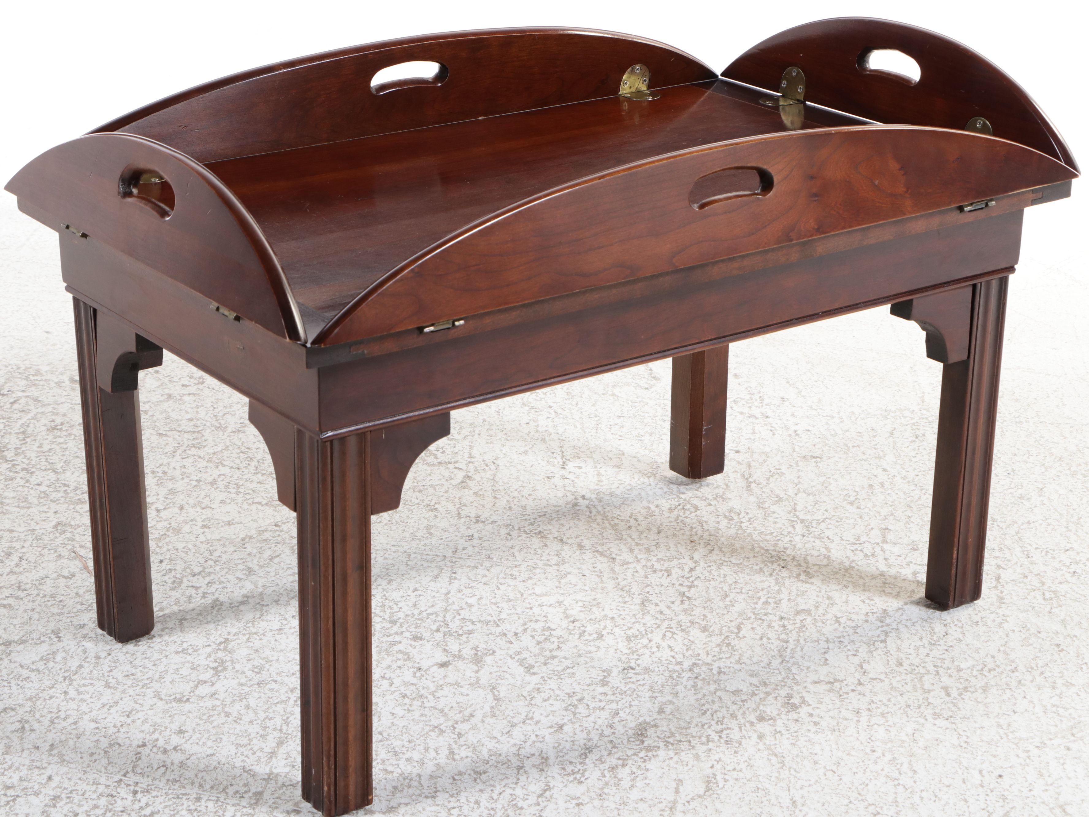 Q.Null Manufacturing Chippendale Style Mahogany Butler's Tray Table