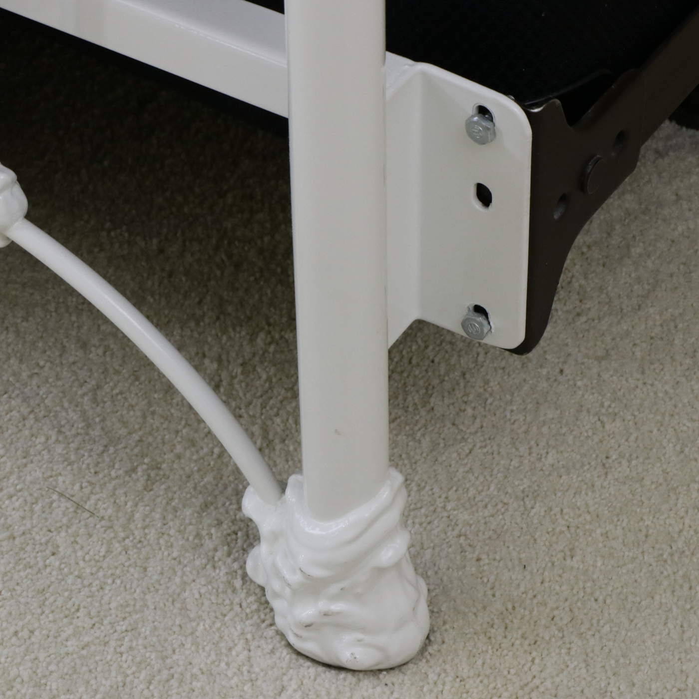 Victorian Style Parcel-Painted Metal King Size Bed Frame