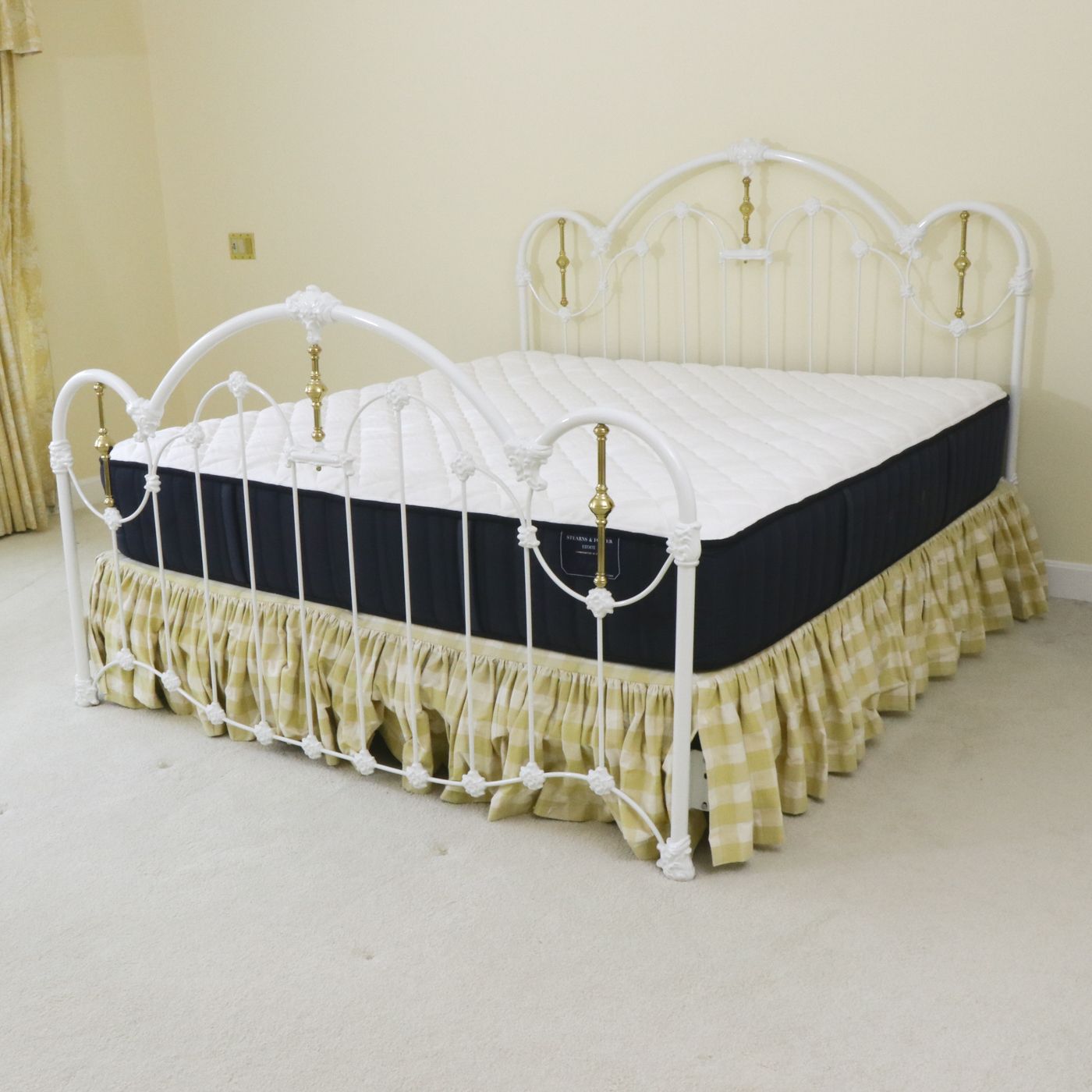 Victorian Style Parcel-Painted Metal King Size Bed Frame