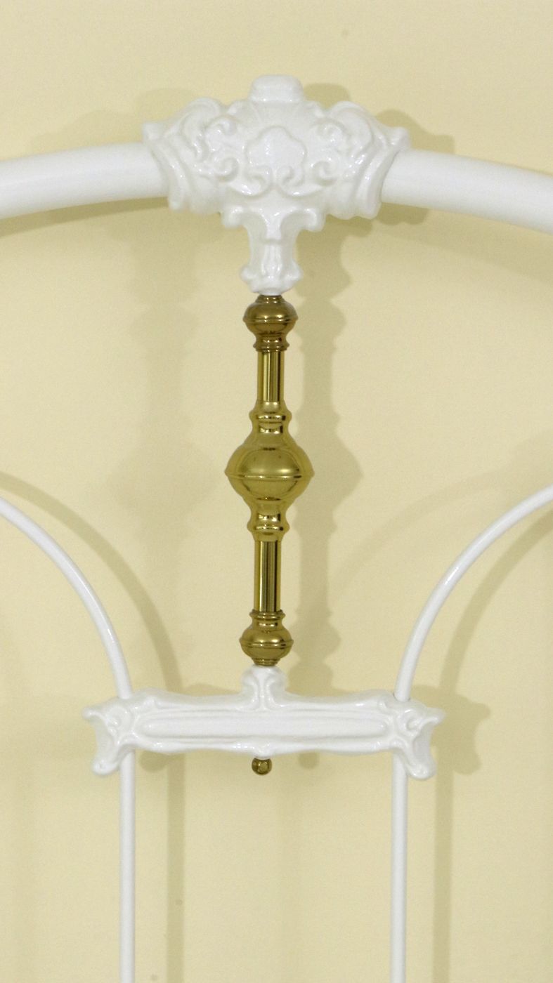 Victorian Style Parcel-Painted Metal King Size Bed Frame