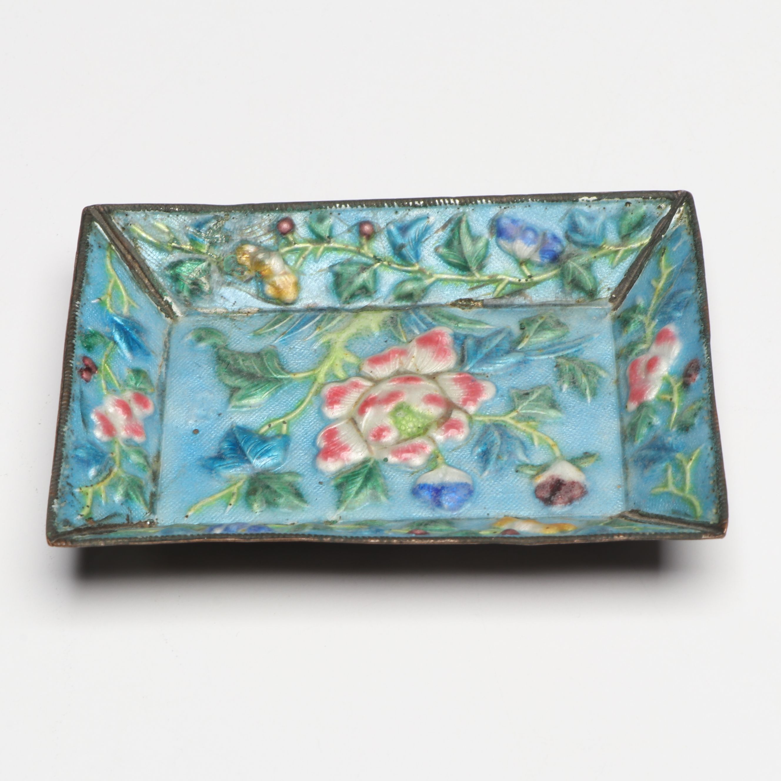 Chinese Style Cloisonné with Japanese Moriage Ceramic Vases and Décor