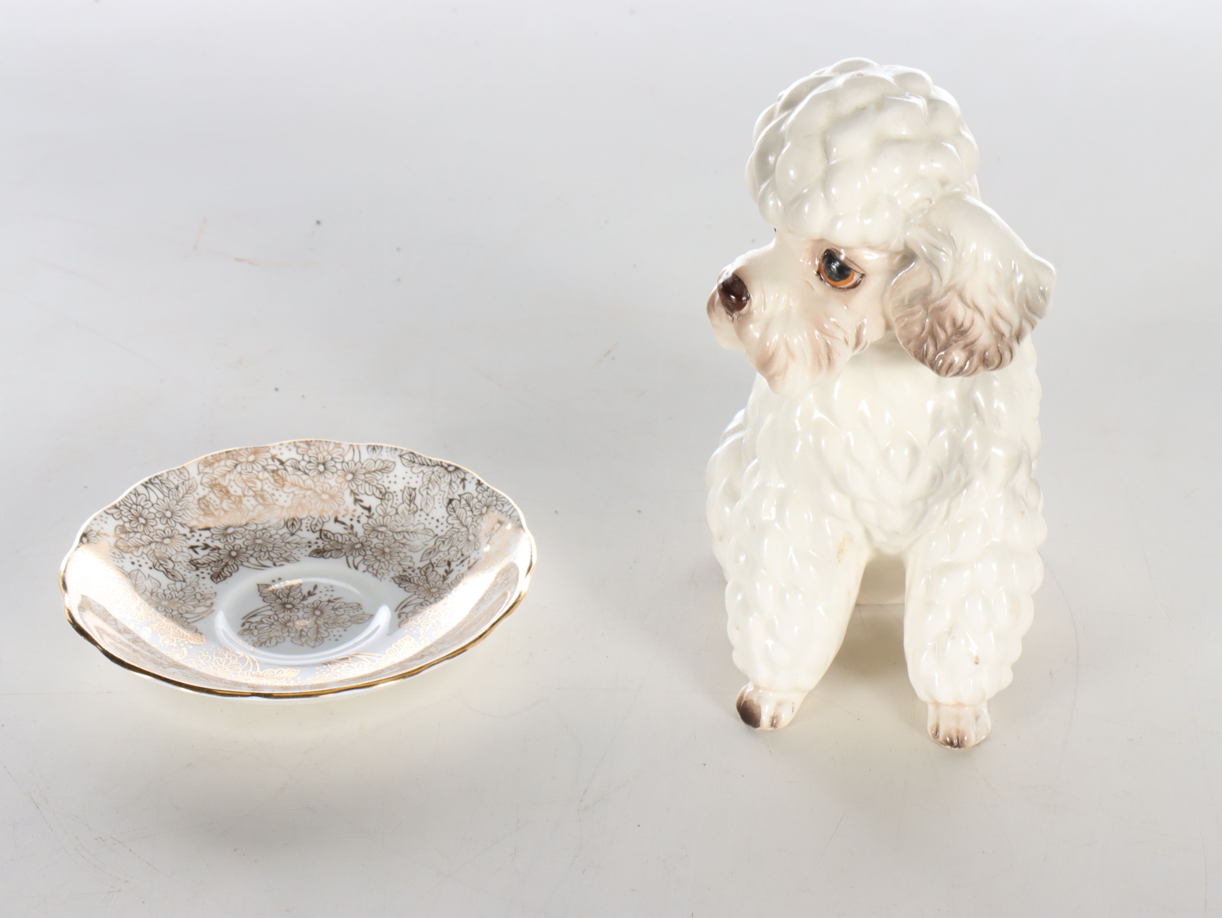 Mikasa "Buckskin" Casserole with Syroco Wall Hanging and More Décor