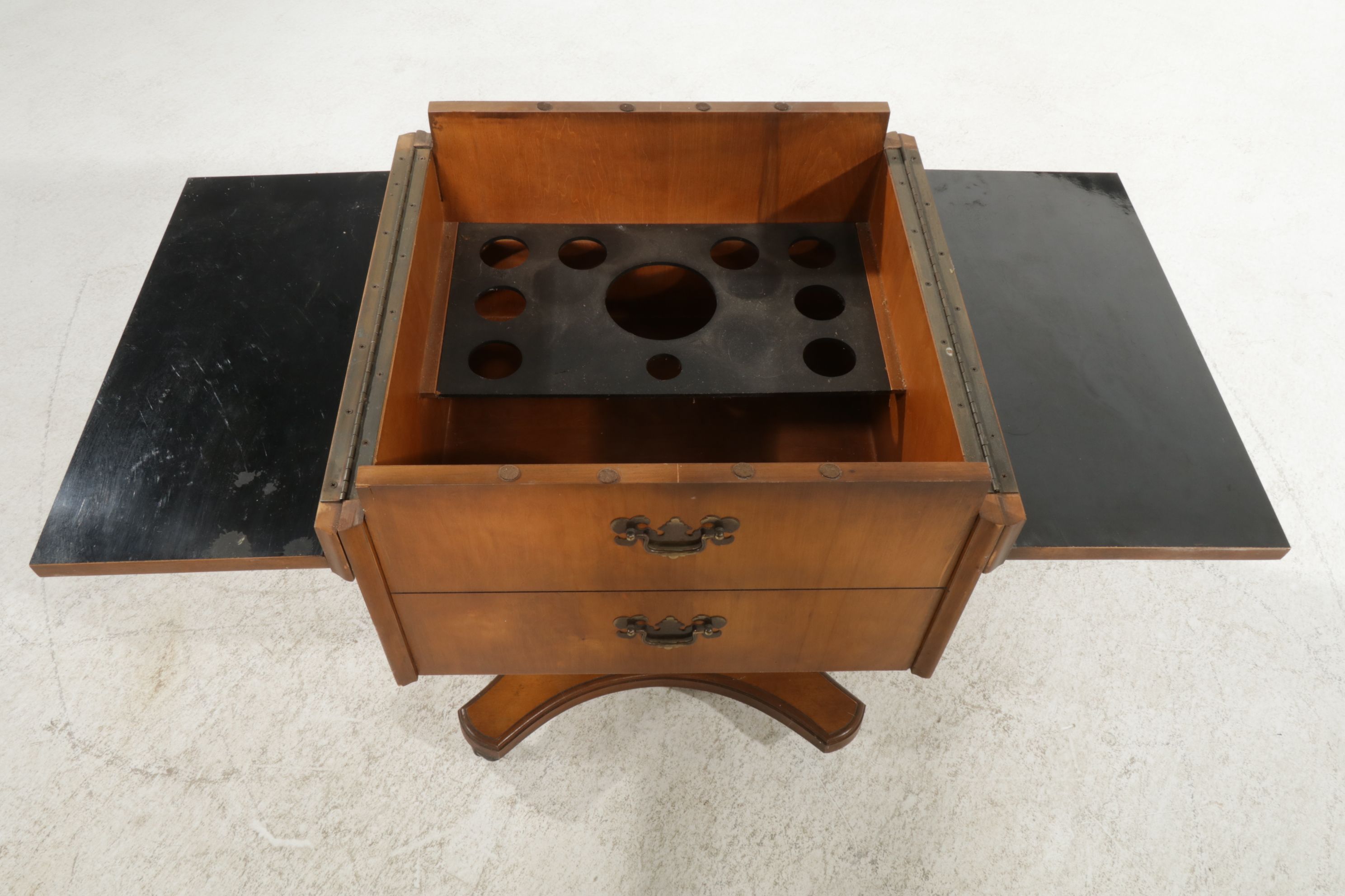 Lane Furniture Georgian Style Flip-Top Bar Cart, Mid to Late 20th Century