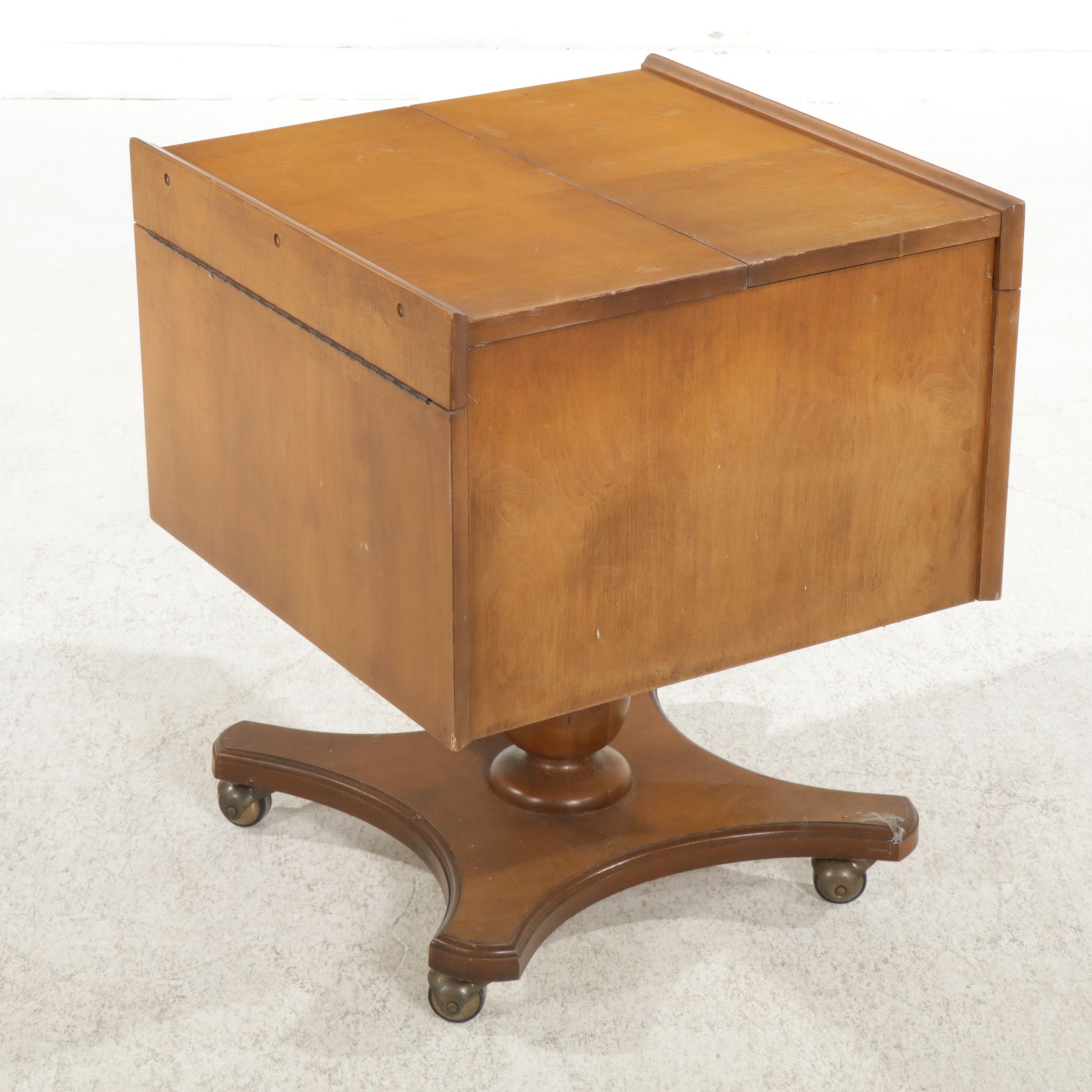 Lane Furniture Georgian Style Flip-Top Bar Cart, Mid to Late 20th Century