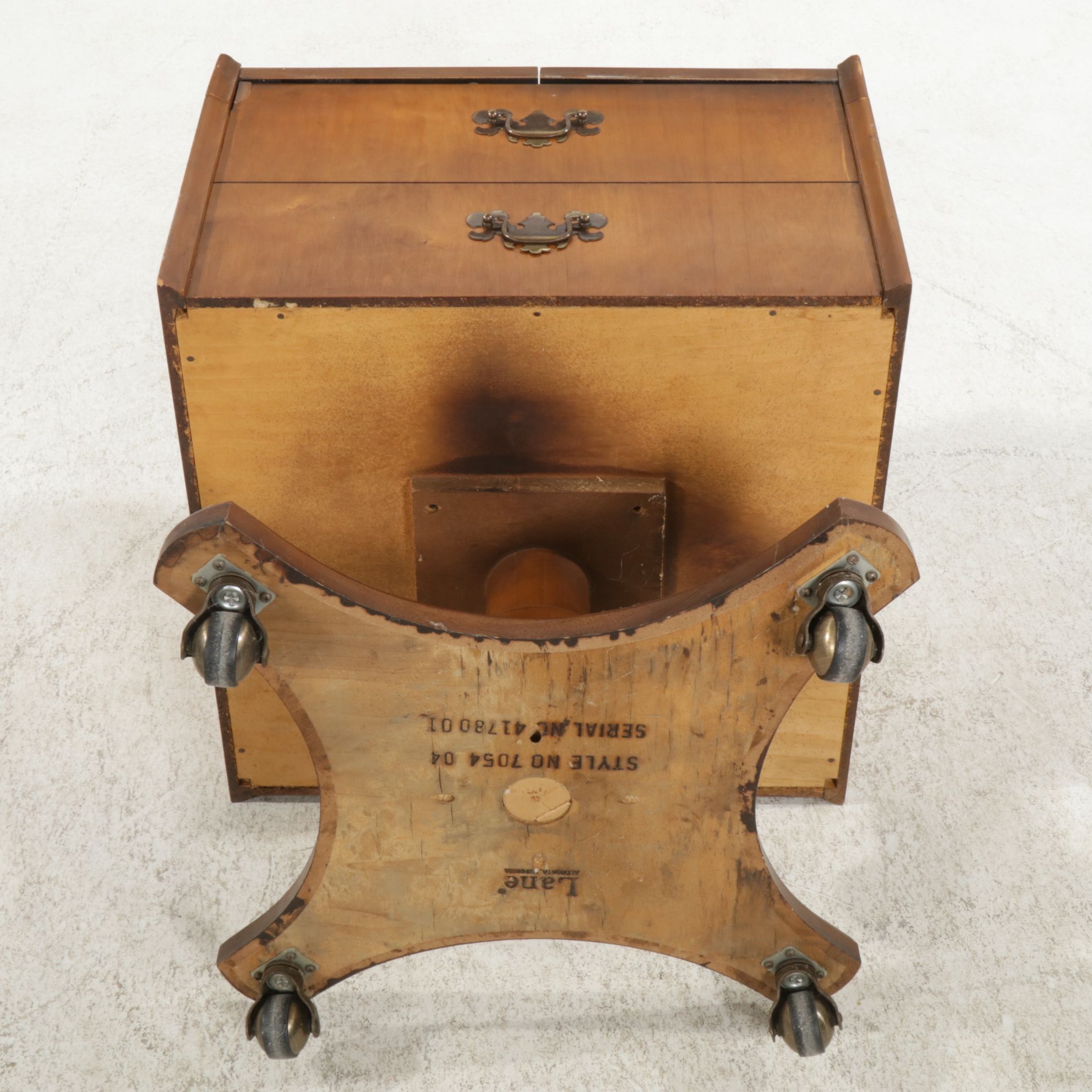 Lane Furniture Georgian Style Flip-Top Bar Cart, Mid to Late 20th Century