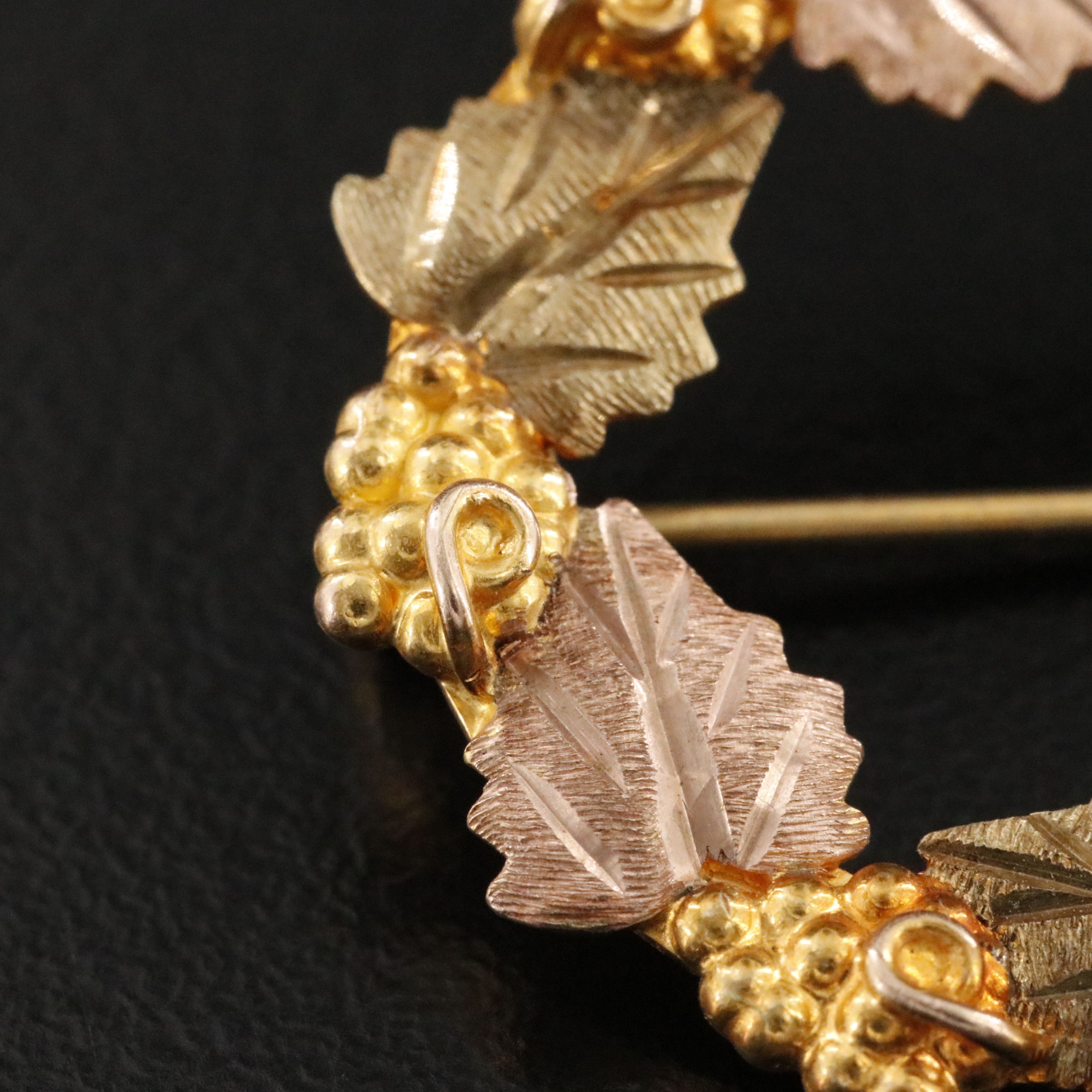 Black Hills Gold 10K Tri-Color Grapevine Circle Pin