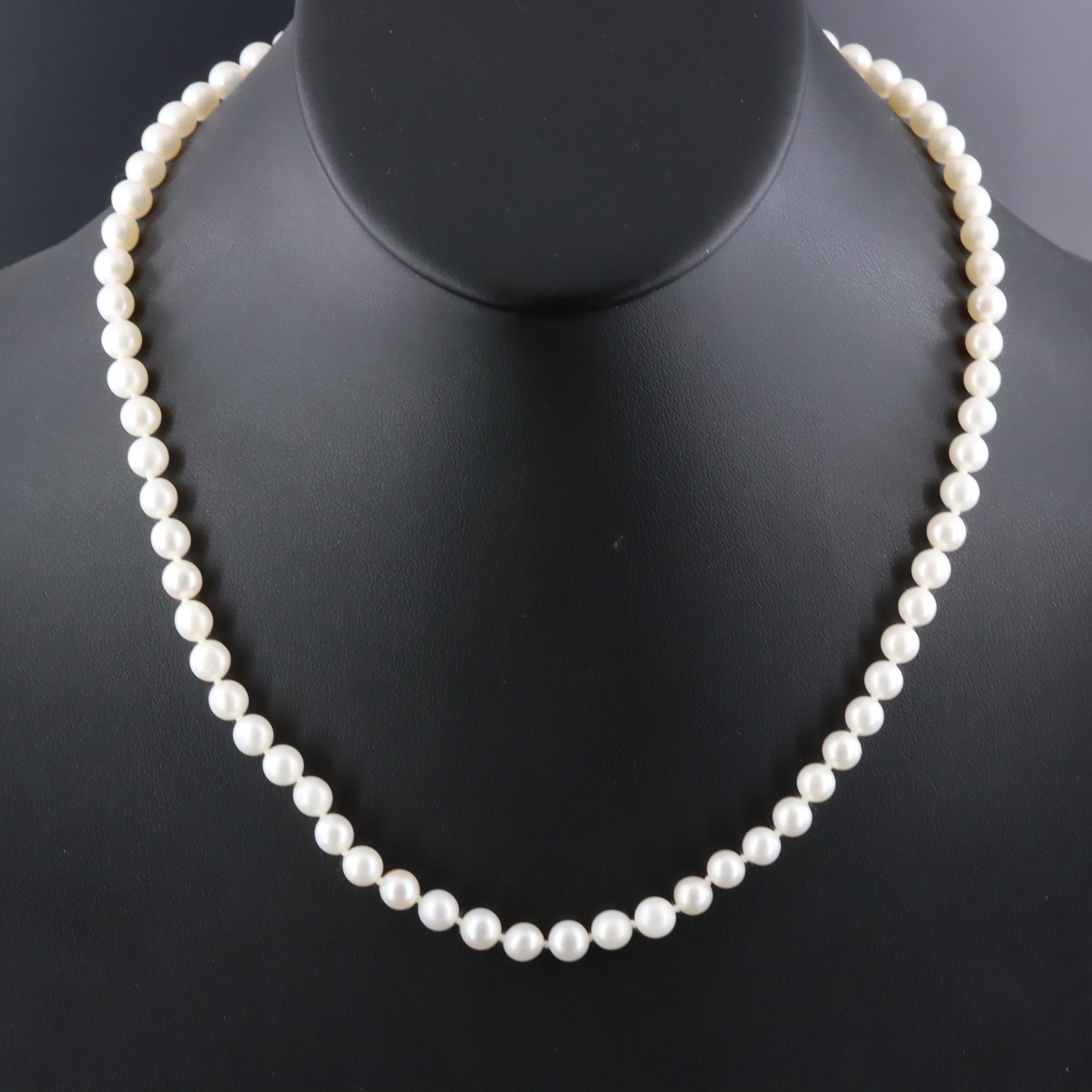 Pearl Necklace with 14K Clasp