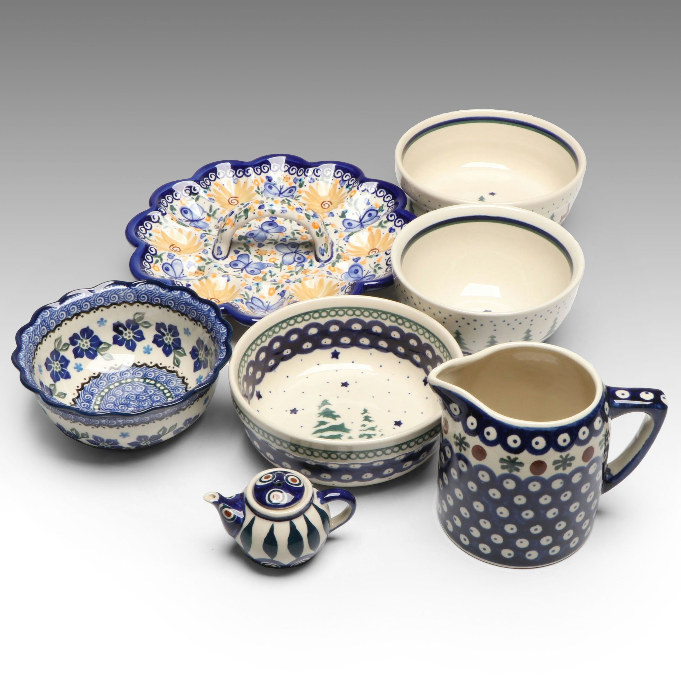 W.R. Unikat Egg Plate with Bolesławiec and Other Hand-Painted Polish Pottery