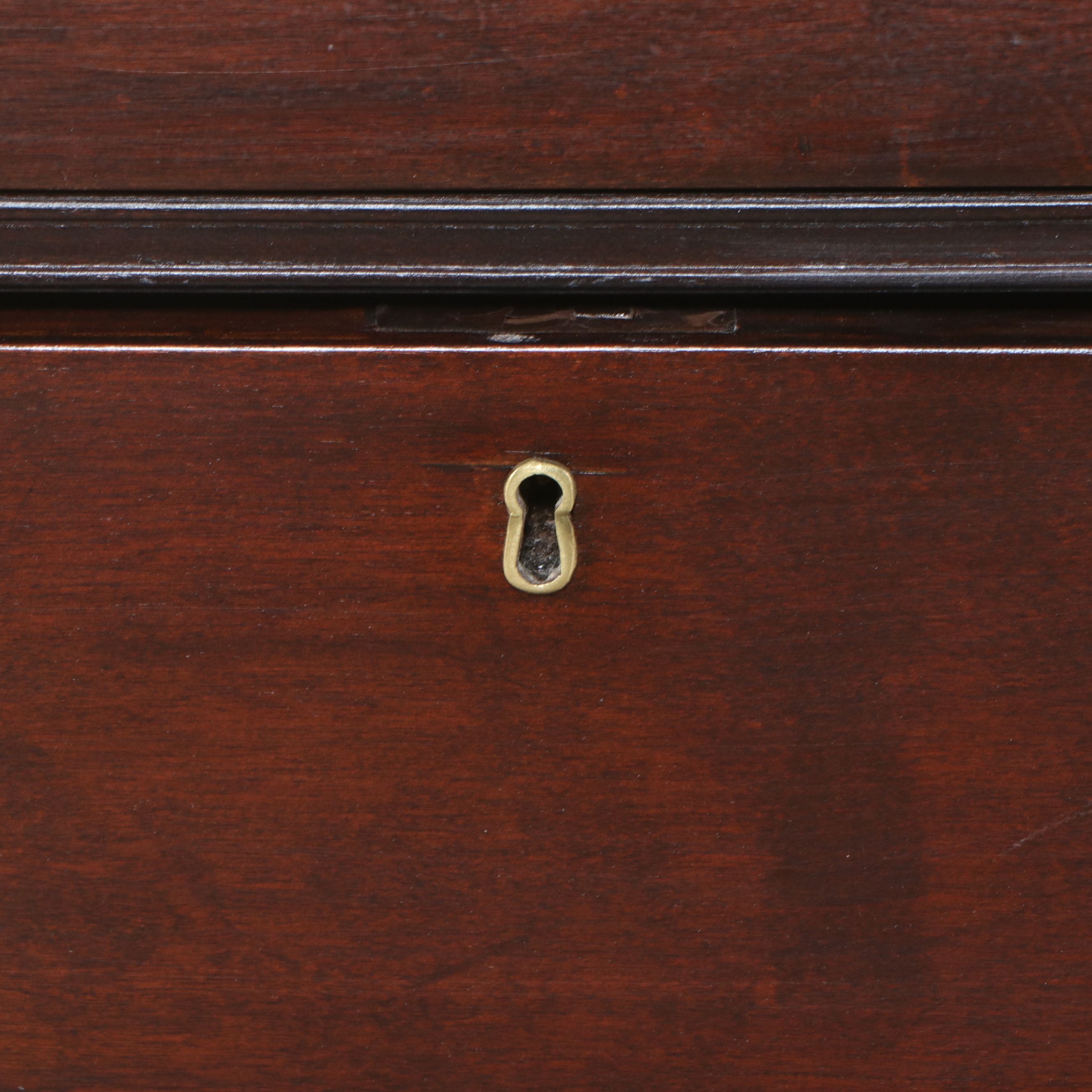 English George III Mahogany Chest of Drawers, Late 18th Century