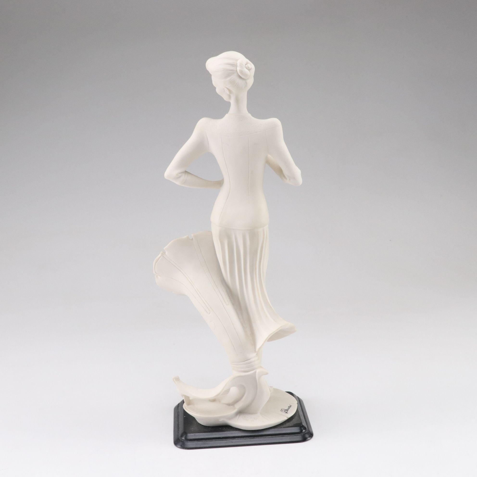 Giuseppe Armani "Lady with Flowers" Porcelain & Resin Figurine for Etrusca Arte
