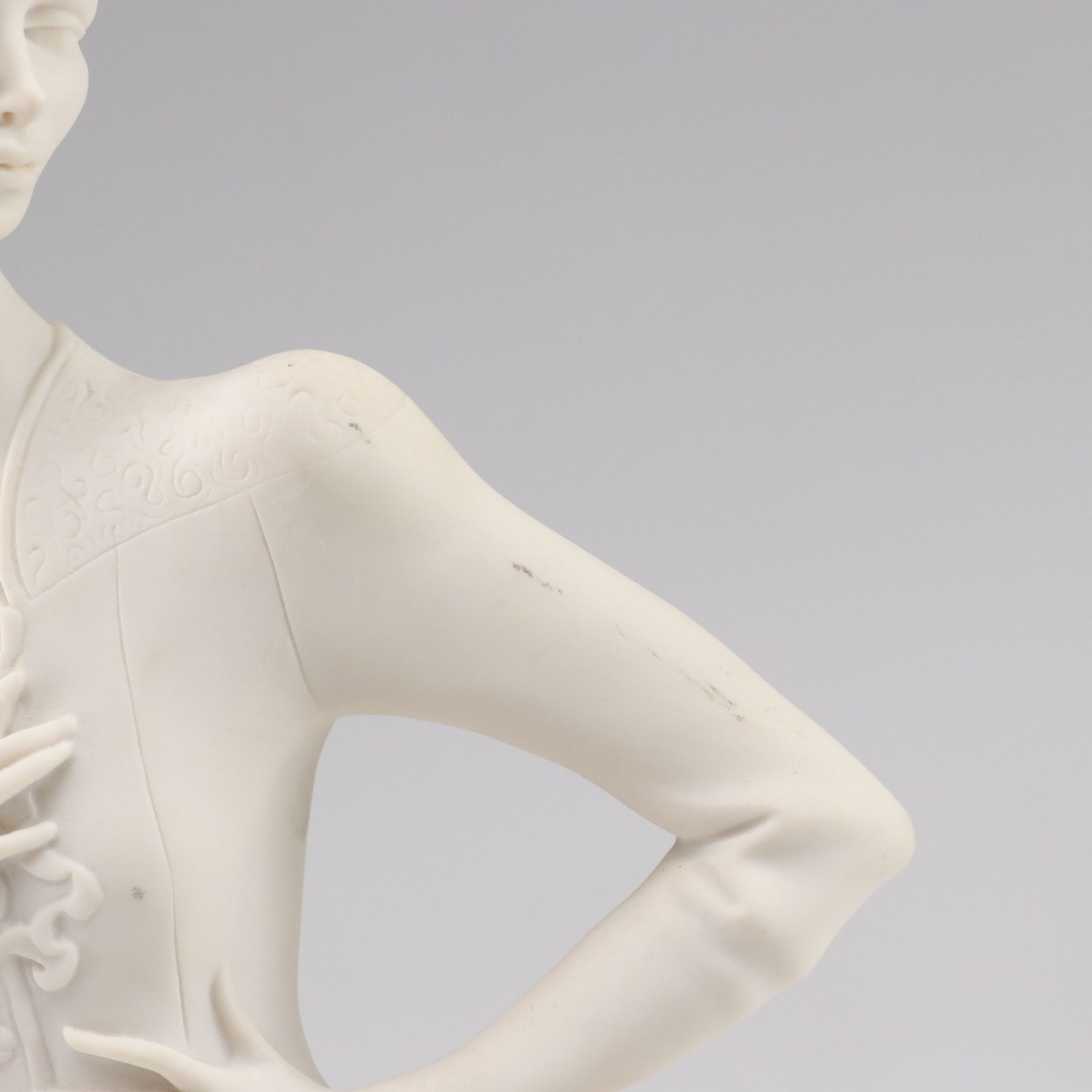 Giuseppe Armani "Lady with Flowers" Porcelain & Resin Figurine for Etrusca Arte