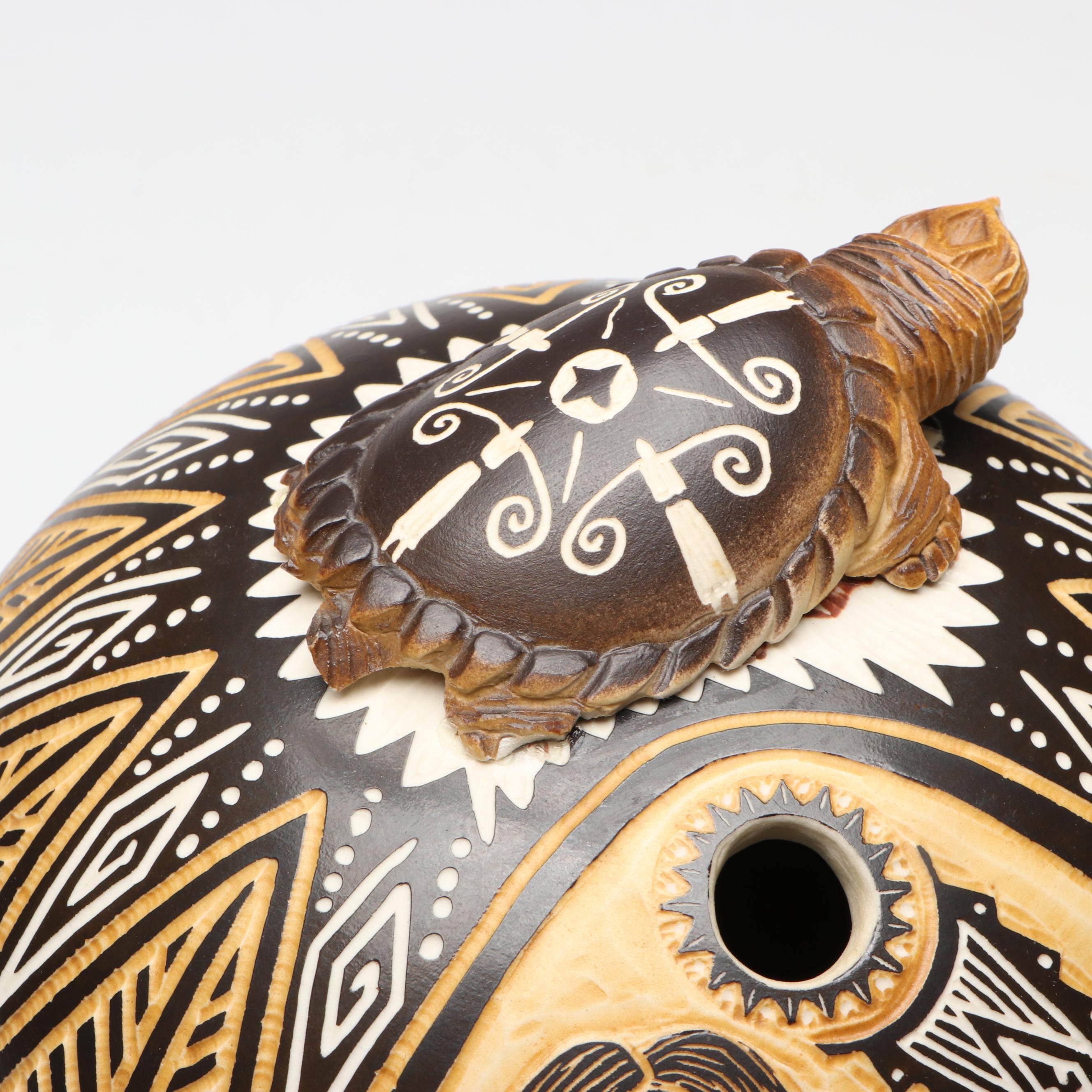 Steve T. Smith Talking Earth Sgraffito Mohawk Pottery, 1986