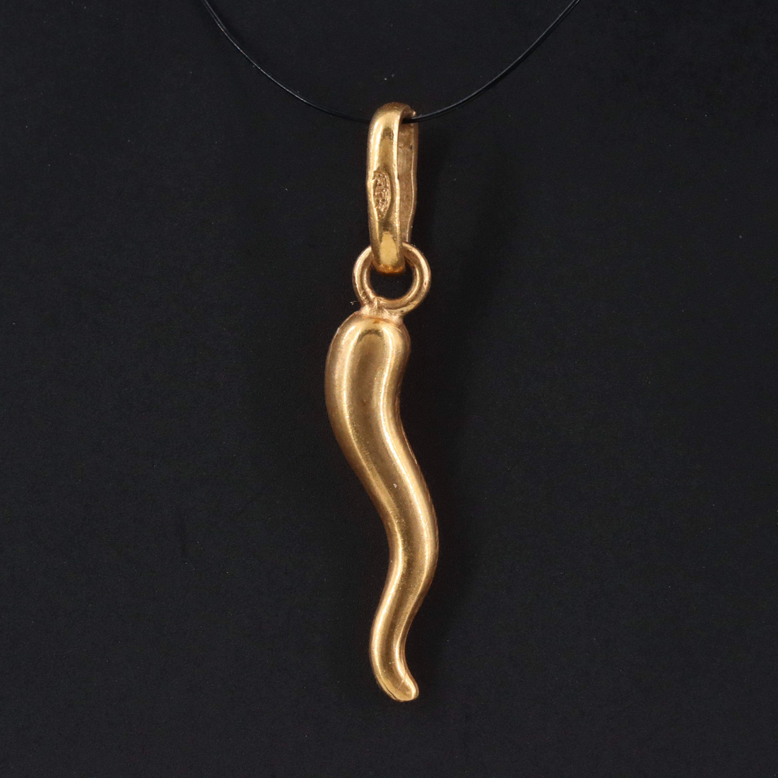 18K Cornicello Pendant