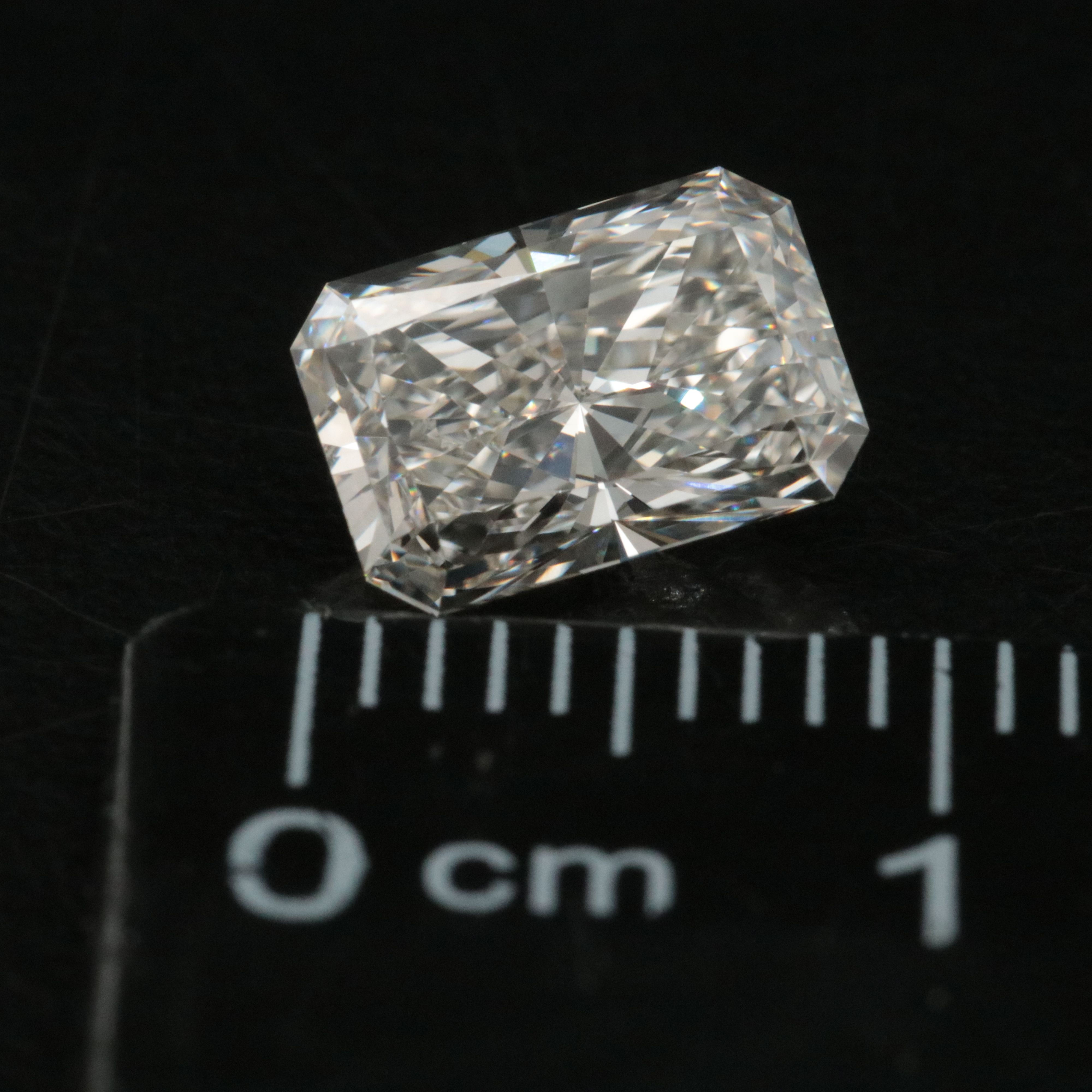 Loose 1.67 CT Lab Grown Diamond with IGI Report