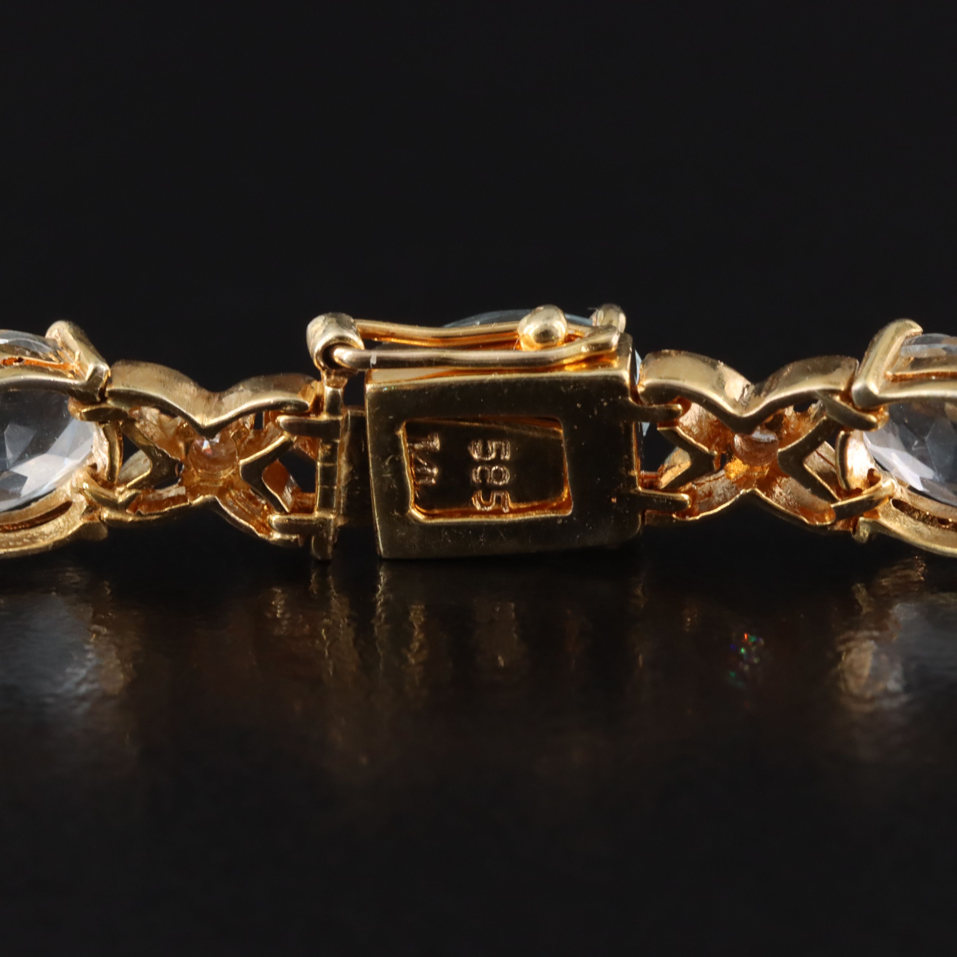 14K Aquamarine and Diamond Line Bracelet