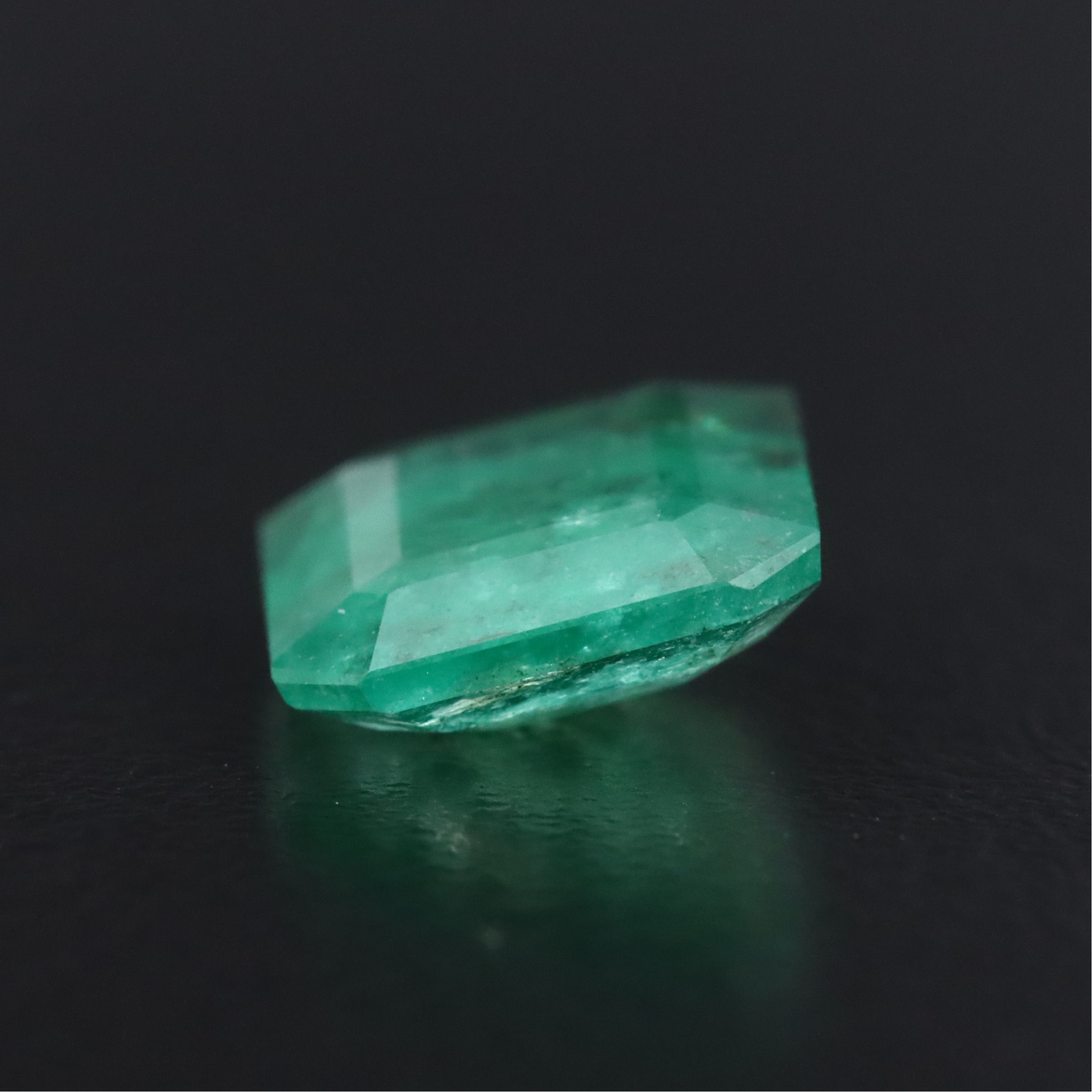 Loose 2.96 CT Emerald