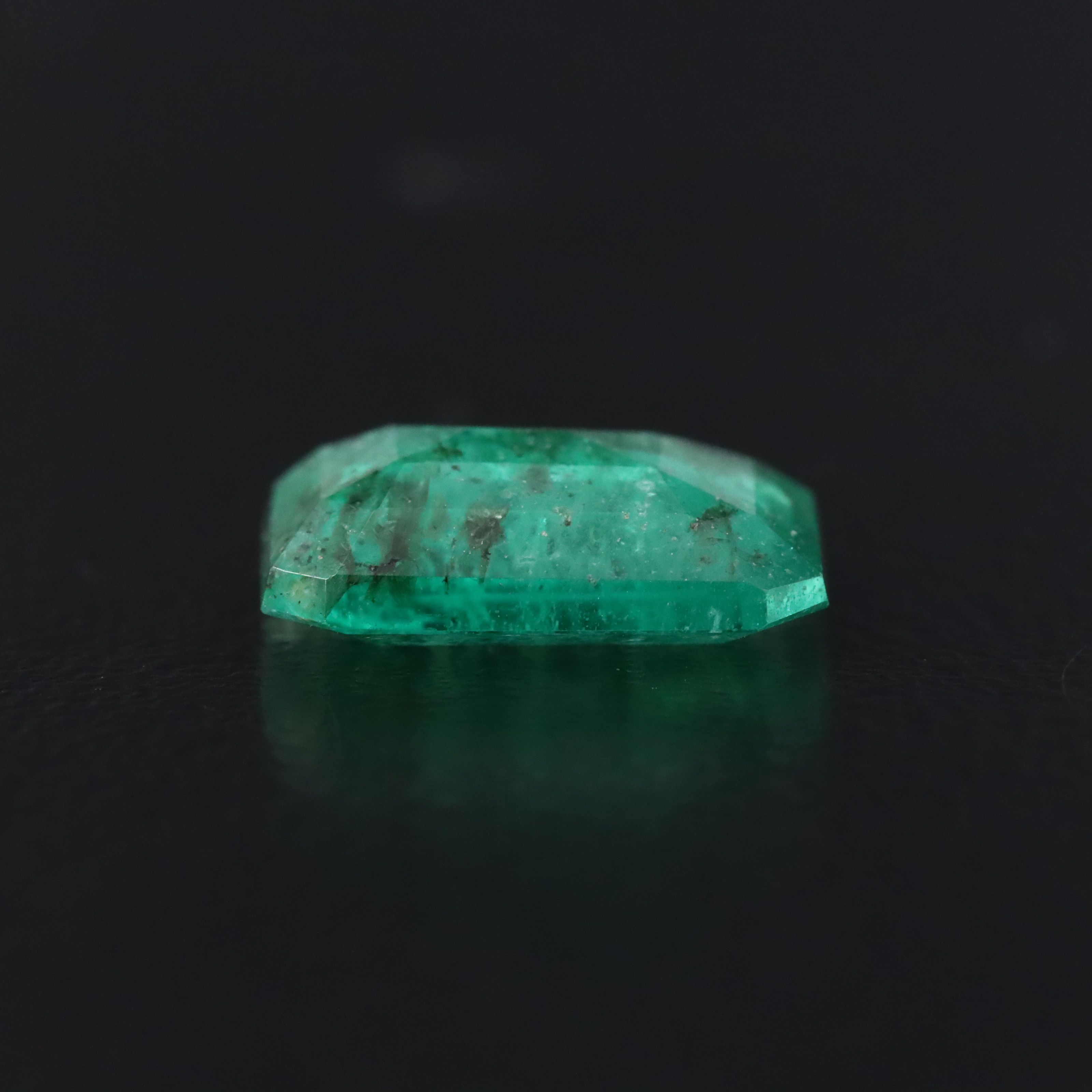 Loose 2.96 CT Emerald