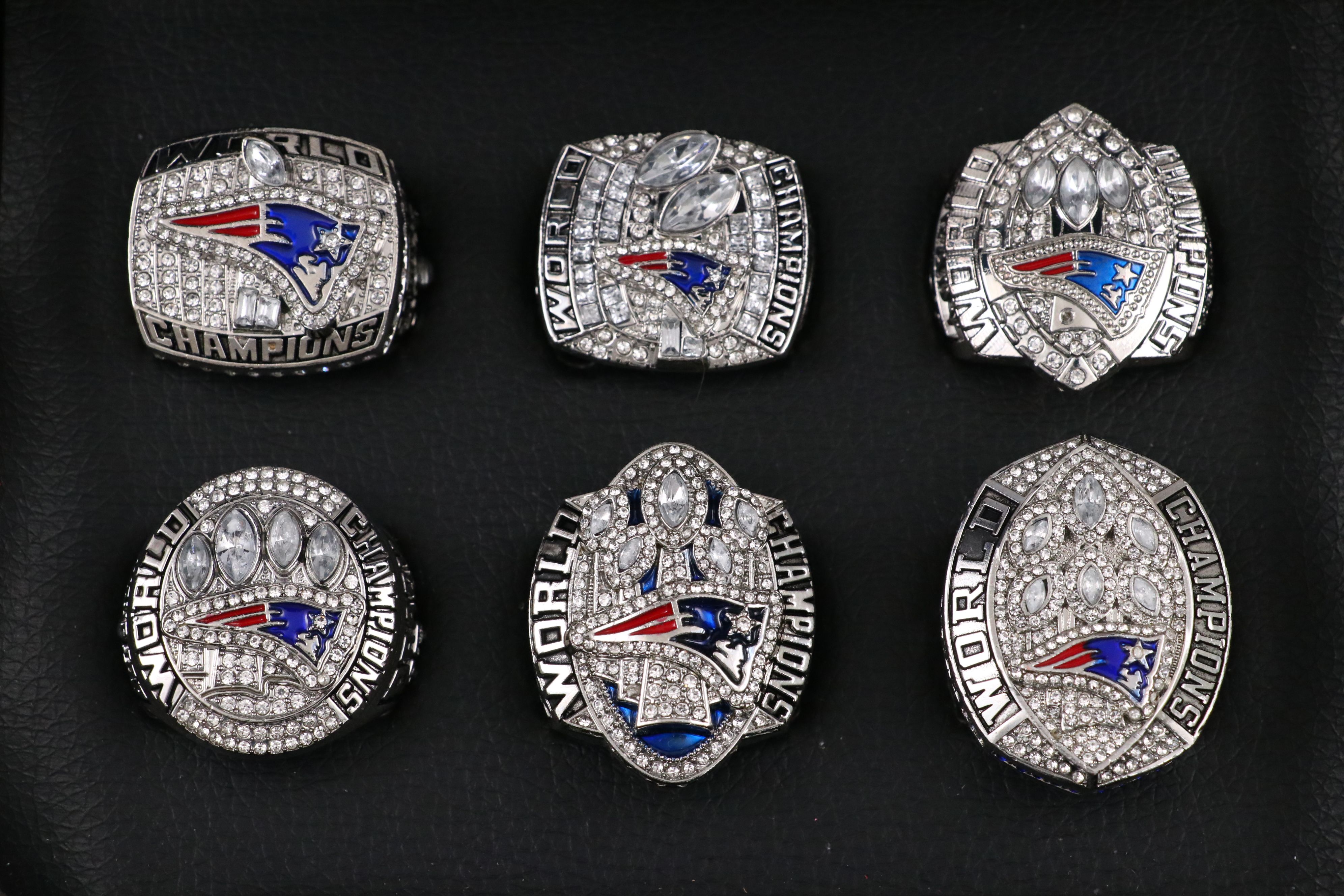 Replica Tom Brady New England Patriots Super Bowl Rings with Display