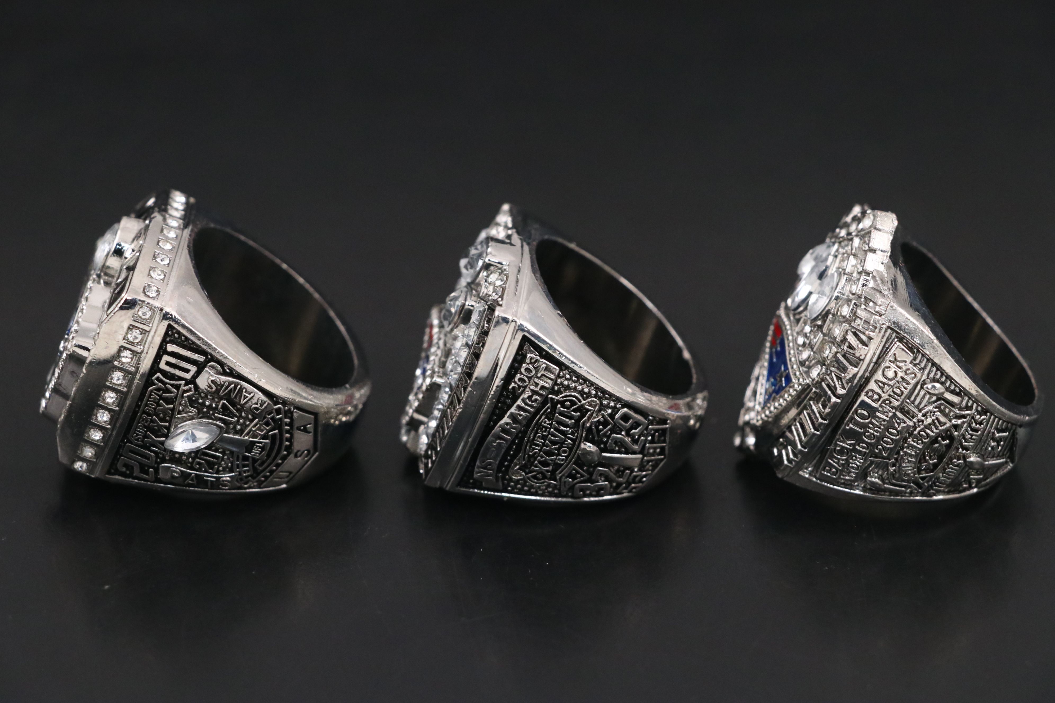 Replica Tom Brady New England Patriots Super Bowl Rings with Display