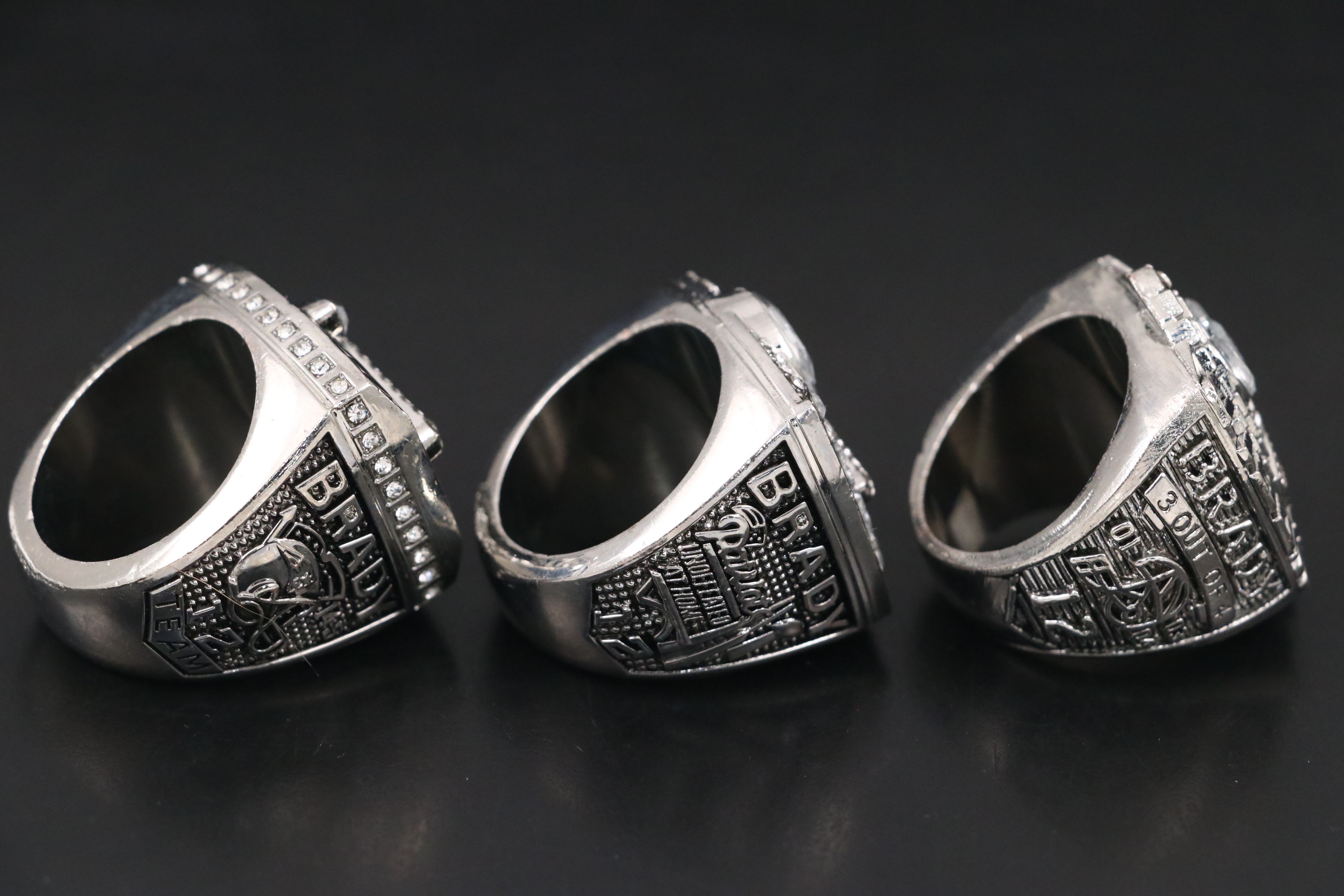 Replica Tom Brady New England Patriots Super Bowl Rings with Display