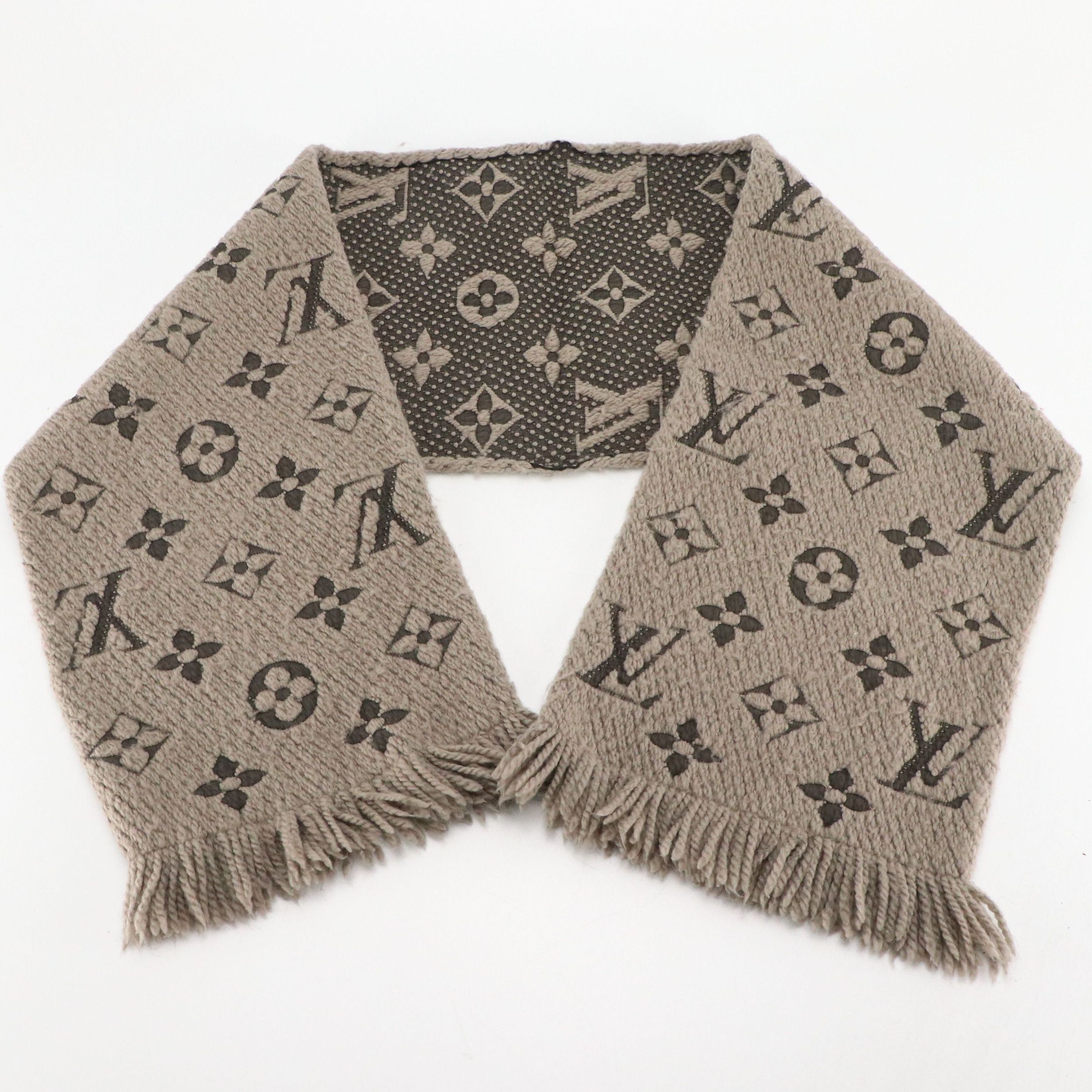 Louis Vuitton Logomania Fringe Scarf in Grey Wool/Silk Jacquard Blend