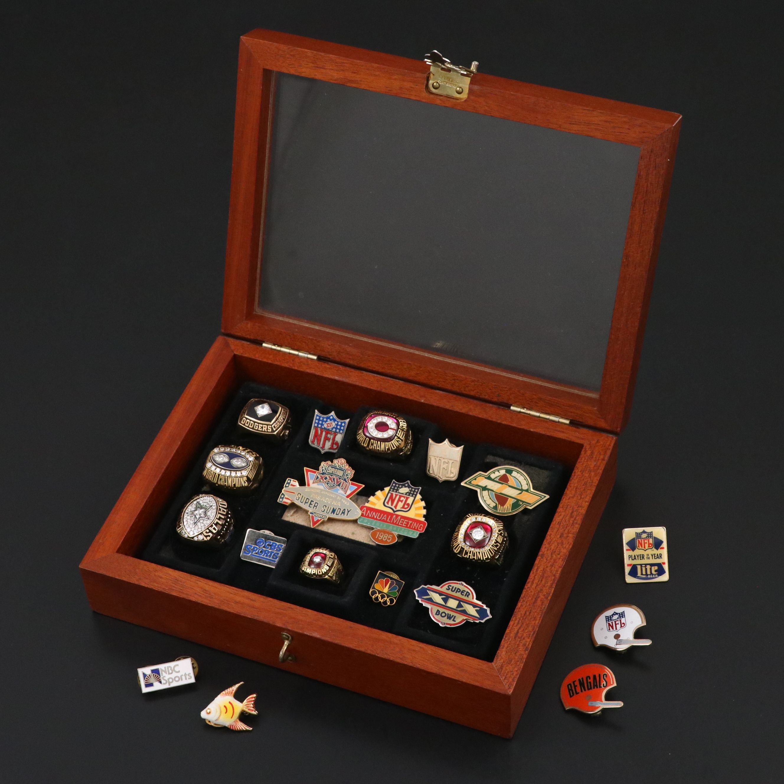 Replica Championship Rings with Sports Pins and Display