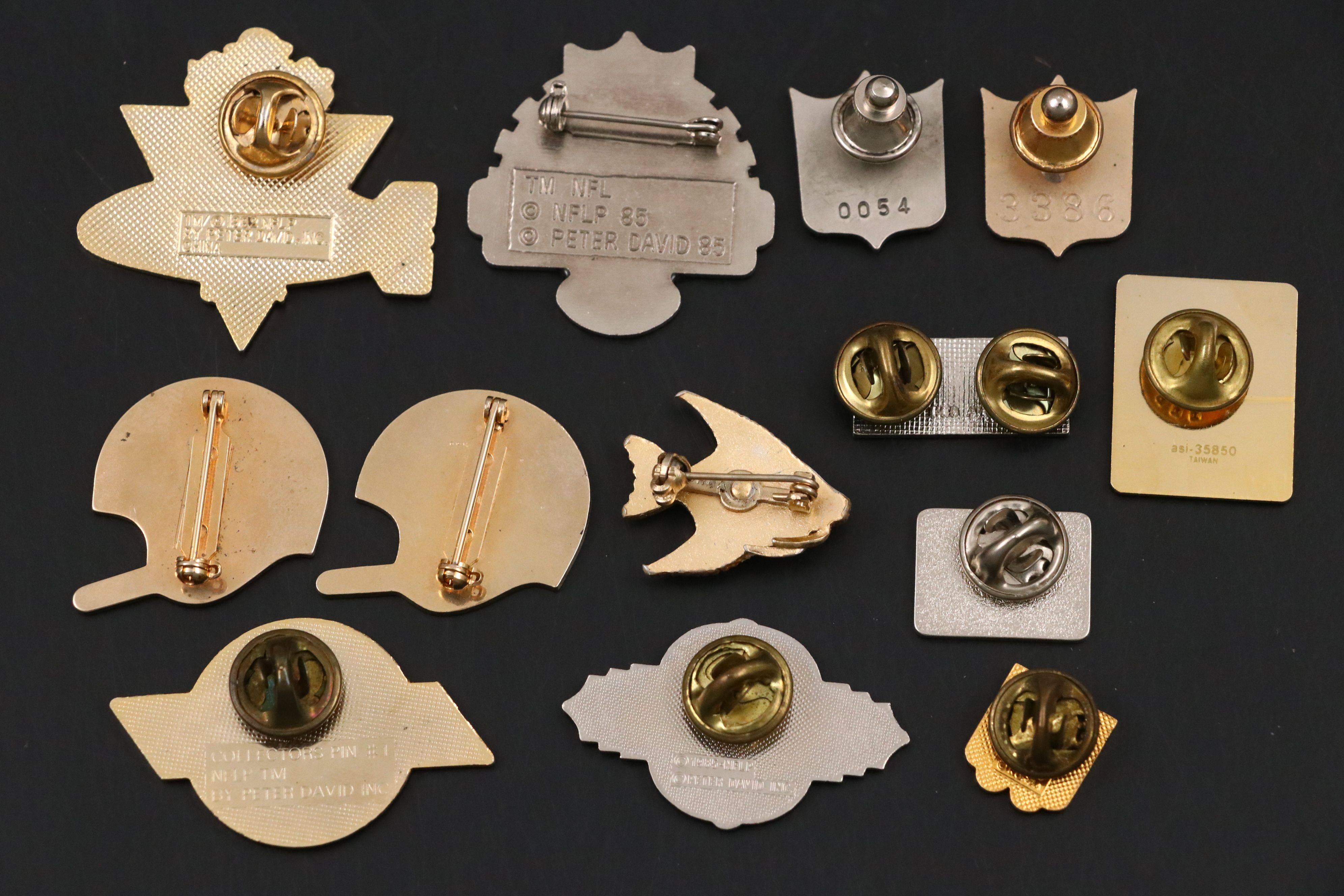 Replica Championship Rings with Sports Pins and Display