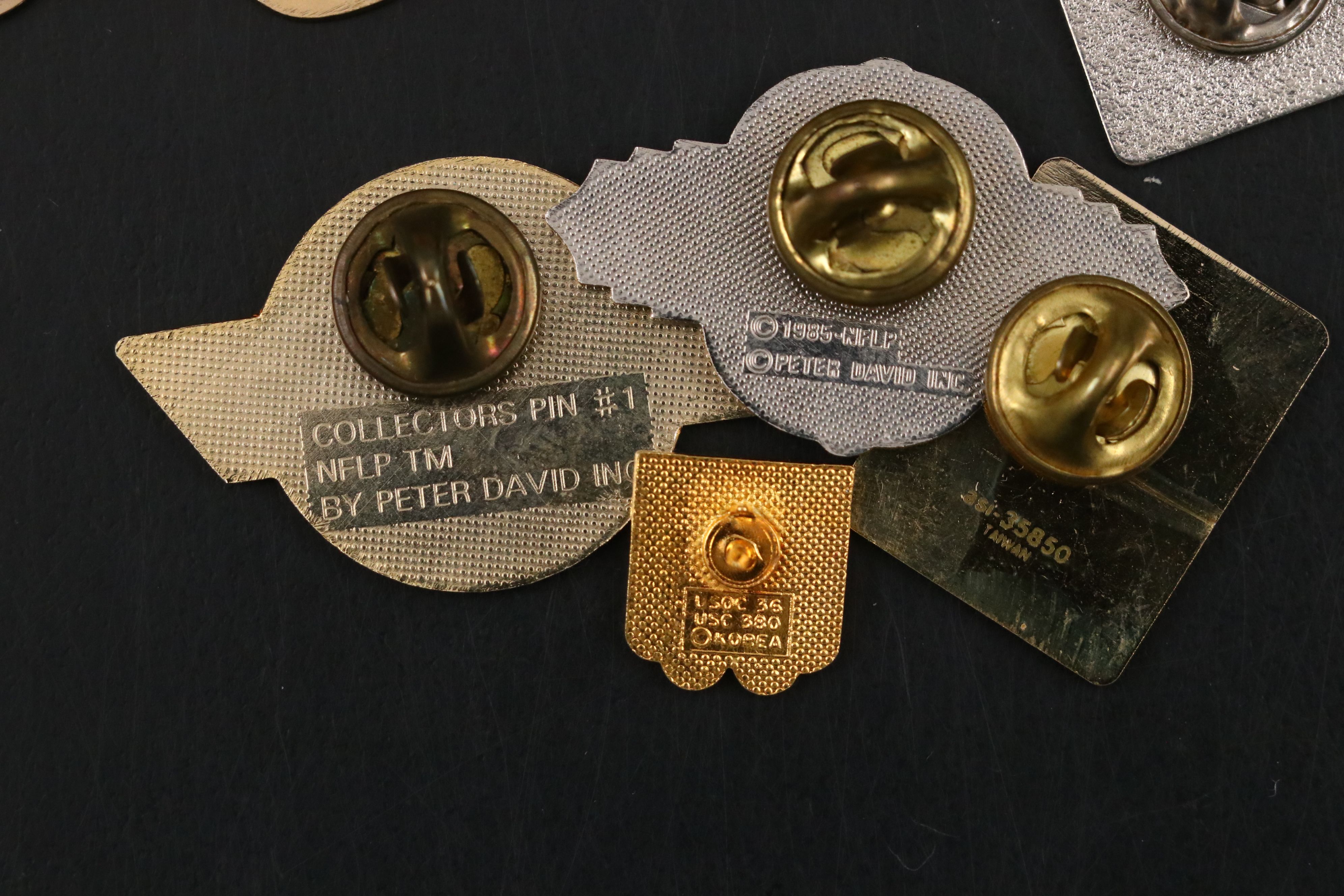 Replica Championship Rings with Sports Pins and Display