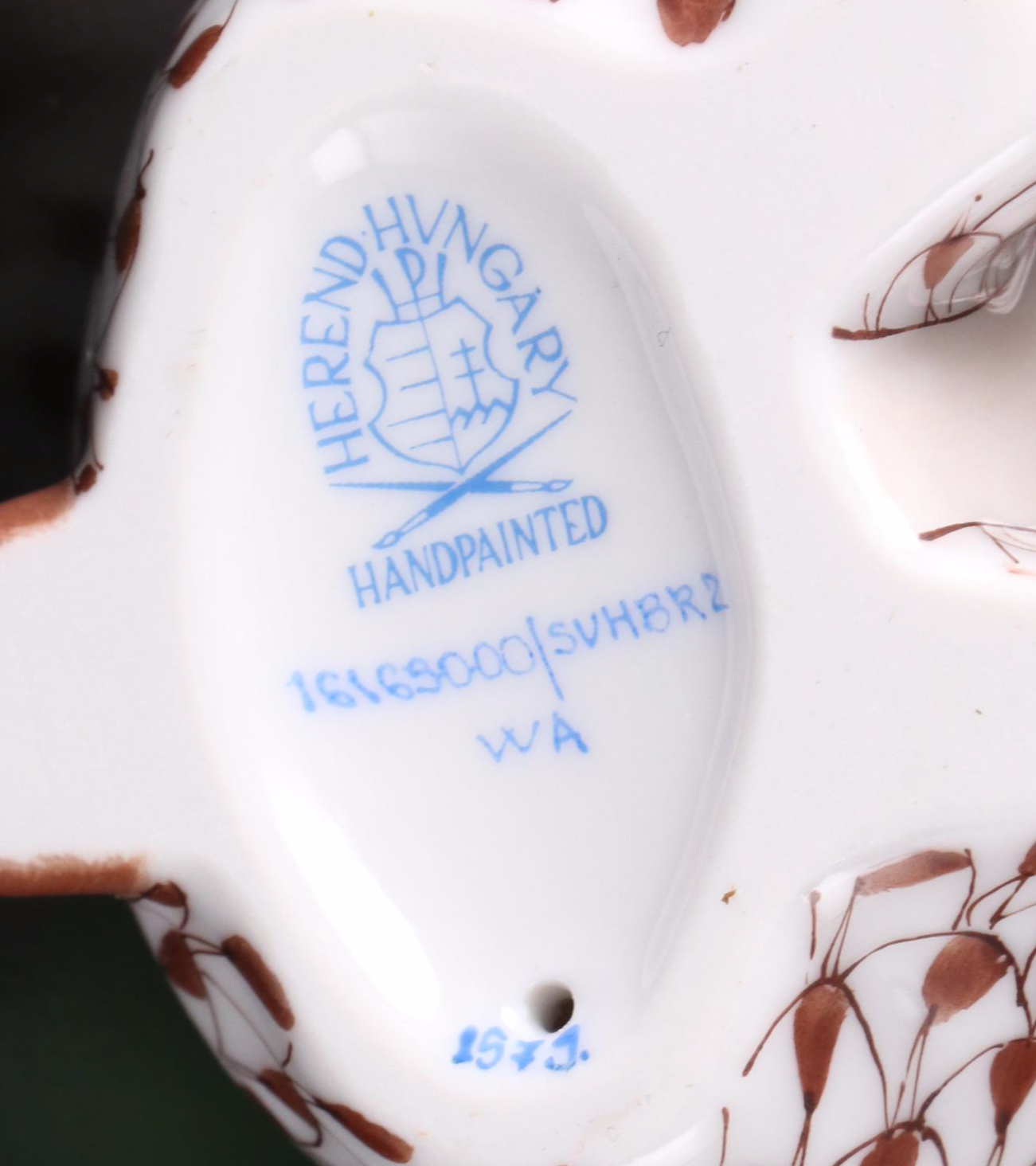 Herend Chocolate Fishnet with Gold "Balloon Bunny" Porcelain Figurine