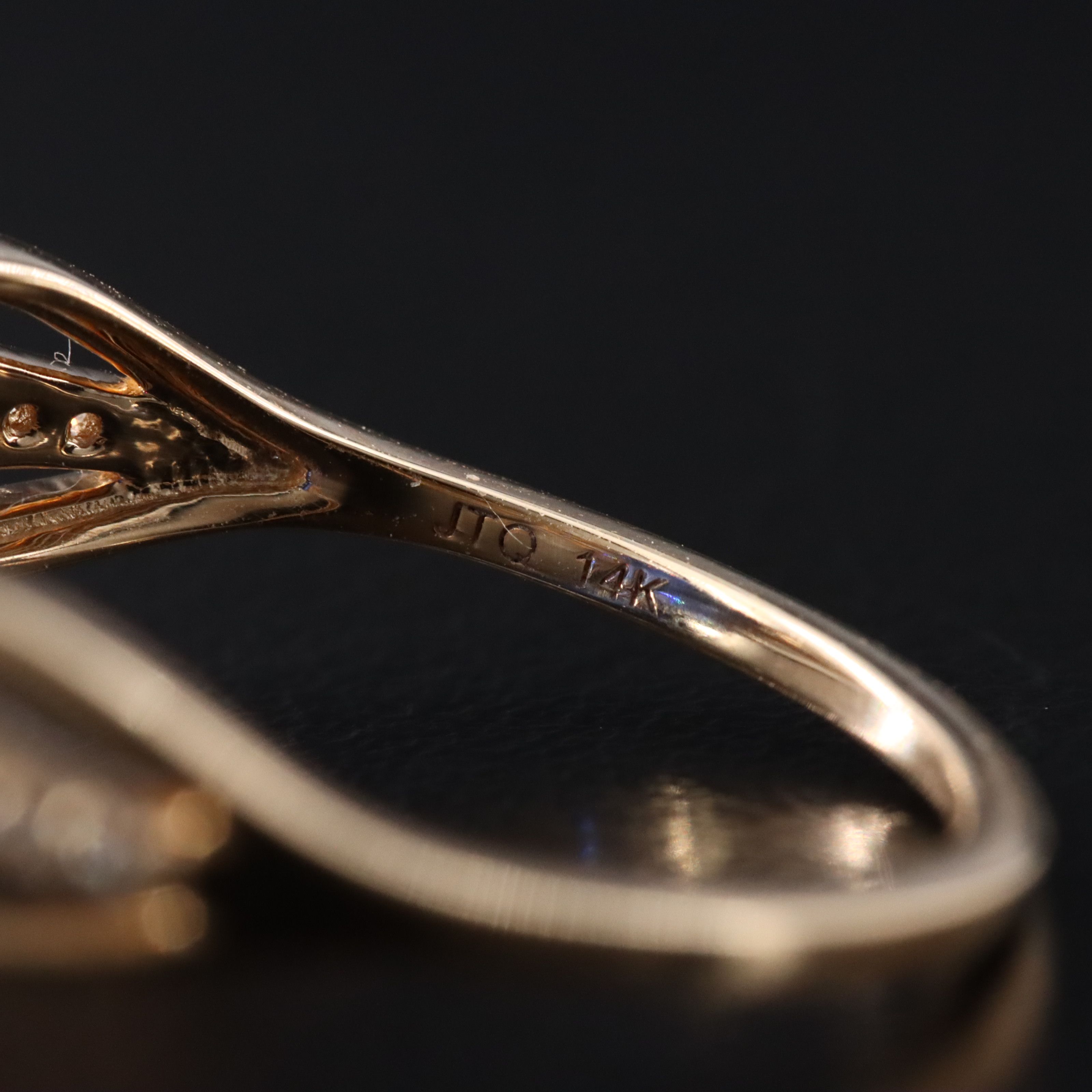 14K 5.70 CT Sapphire and Moissanite Ring