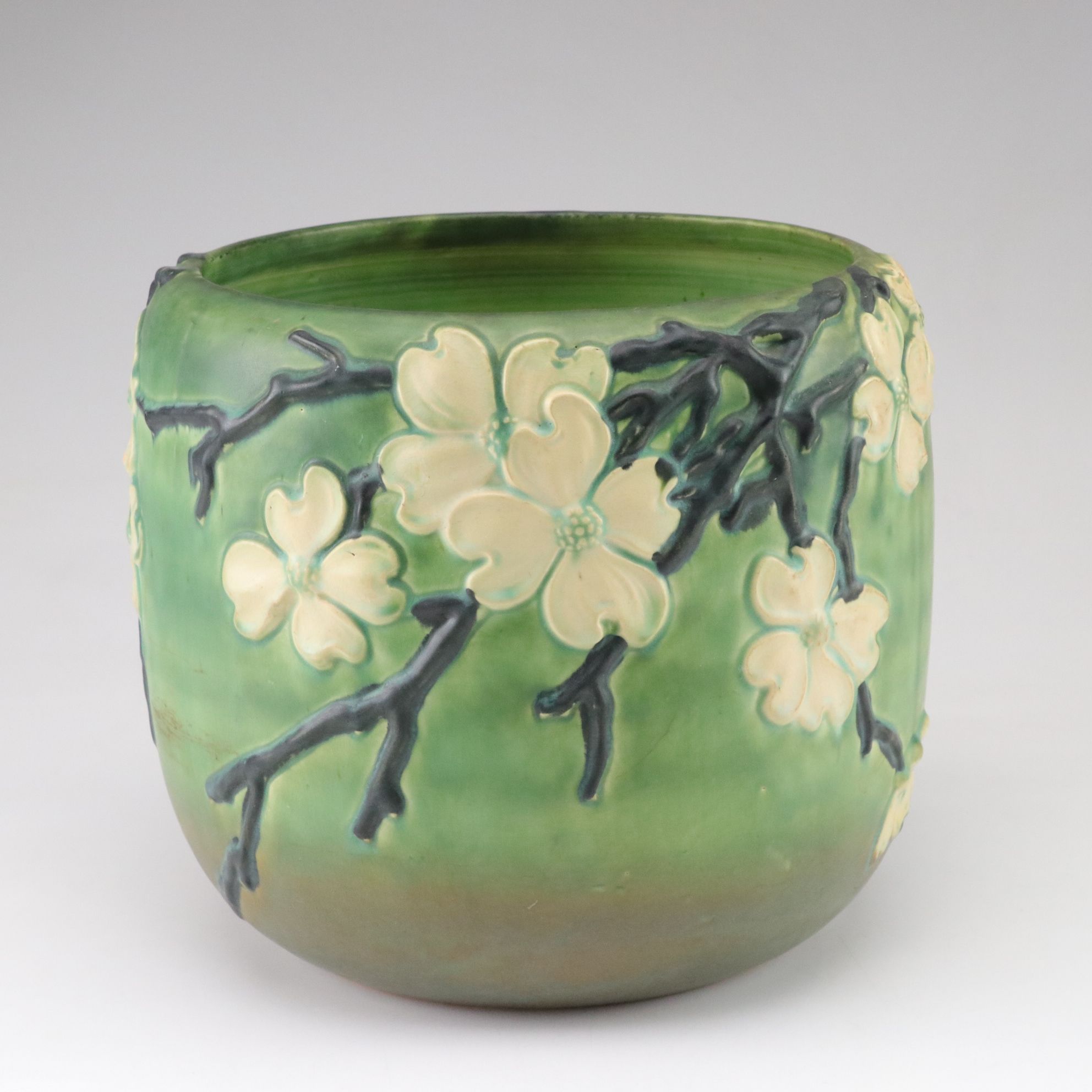 Roseville Pottery "Dogwood II (Smooth)" Jardiniere, Early to Mid 20th C.