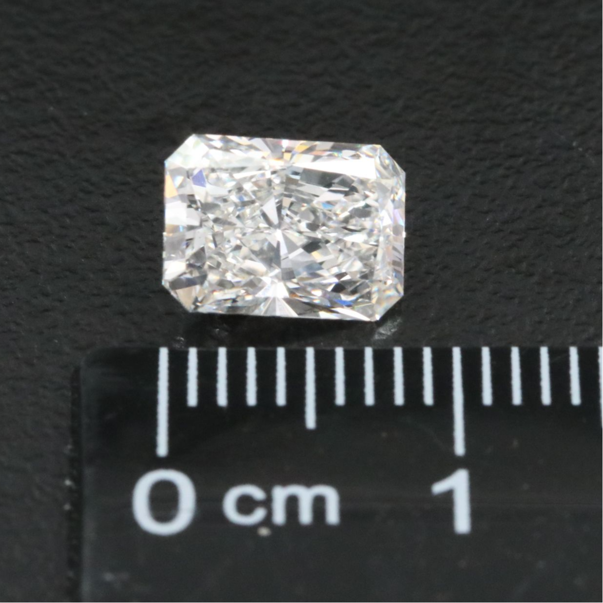 Loose 1.87 CT Lab Grown Diamond with IGI Report