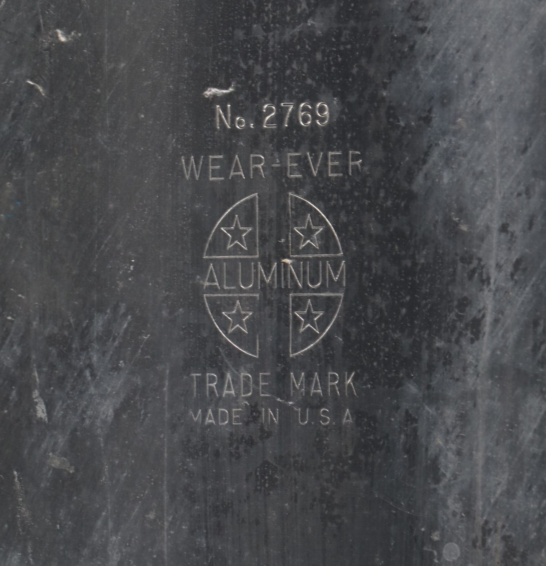 Vintage Enamelware Bowls with Wear-Ever Saucepans and More Bake and Cookware