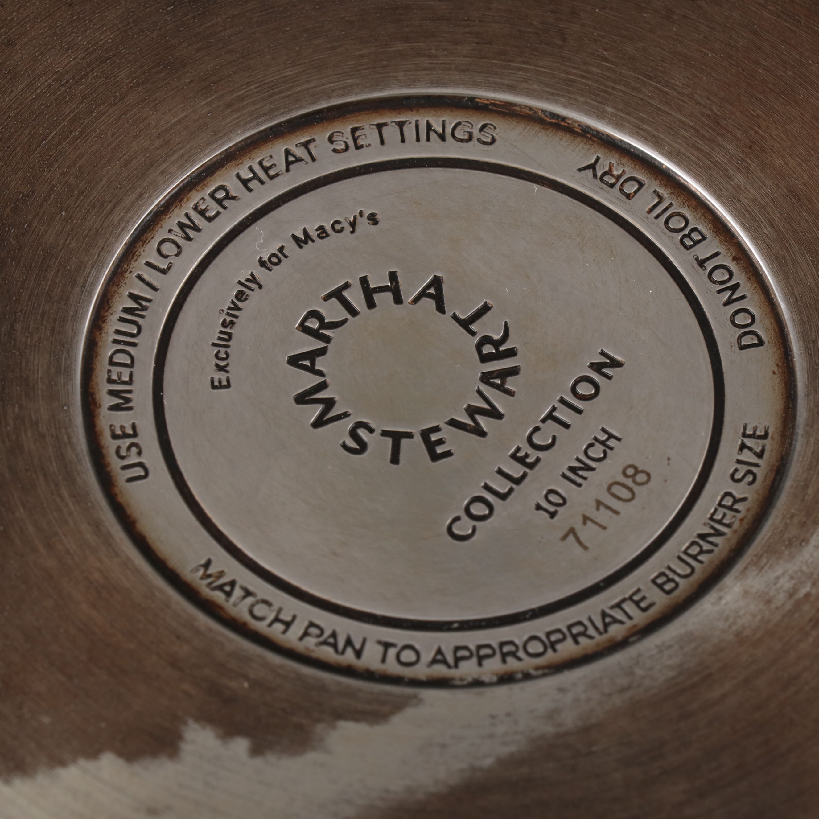 Vintage Enamelware Bowls with Wear-Ever Saucepans and More Bake and Cookware