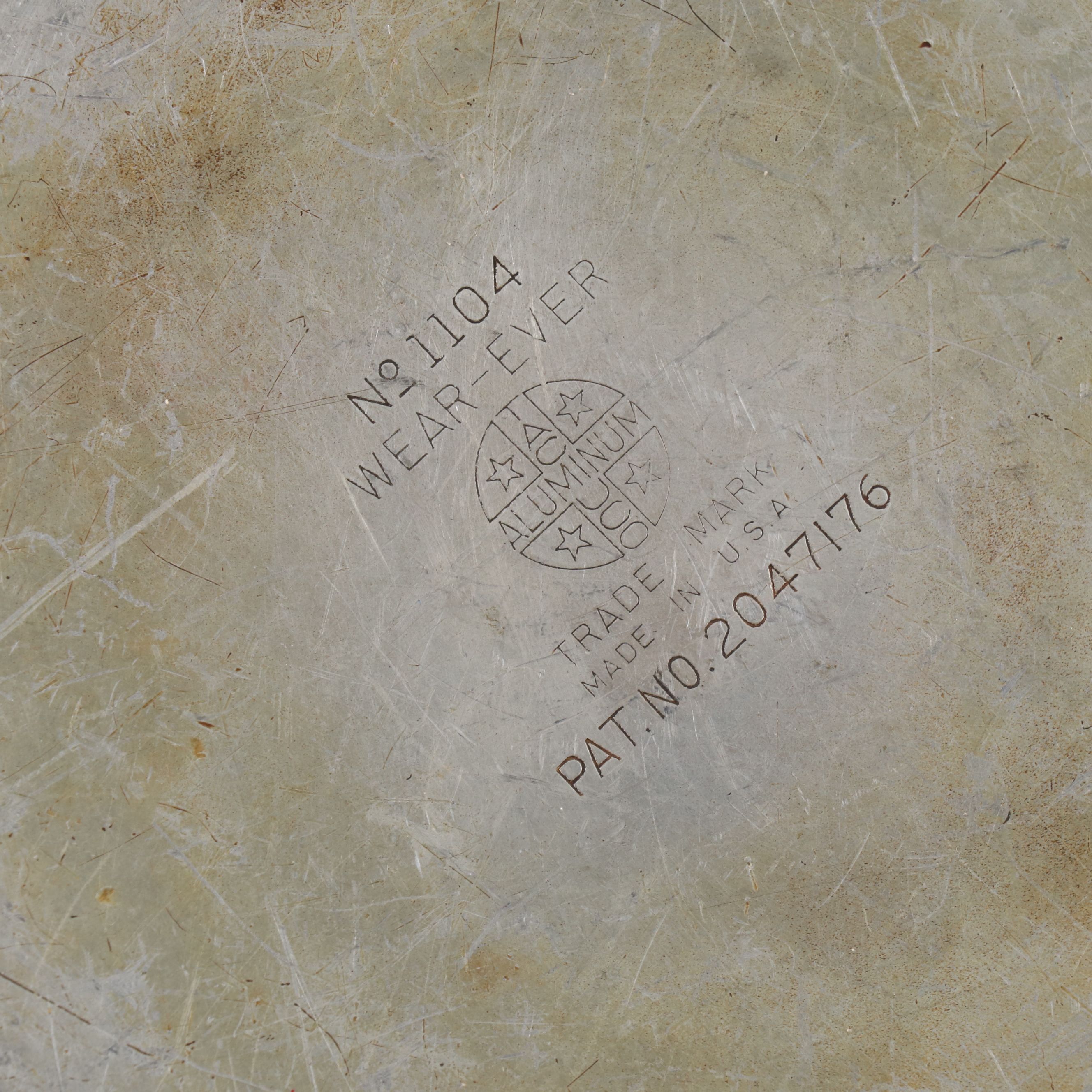 Vintage Enamelware Bowls with Wear-Ever Saucepans and More Bake and Cookware