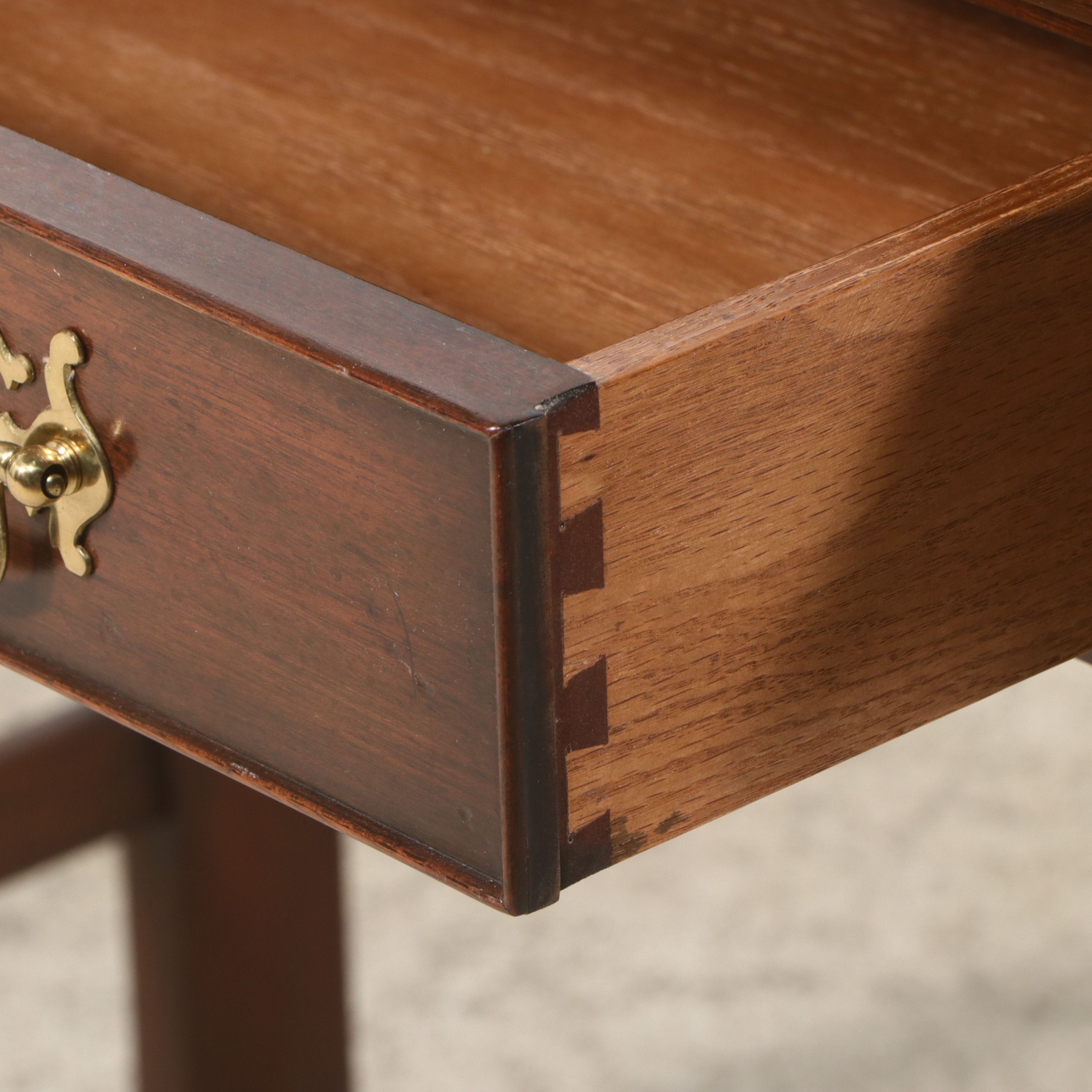 Kittinger Colonial Williamsburg Adaptation Mahogany Writing Table