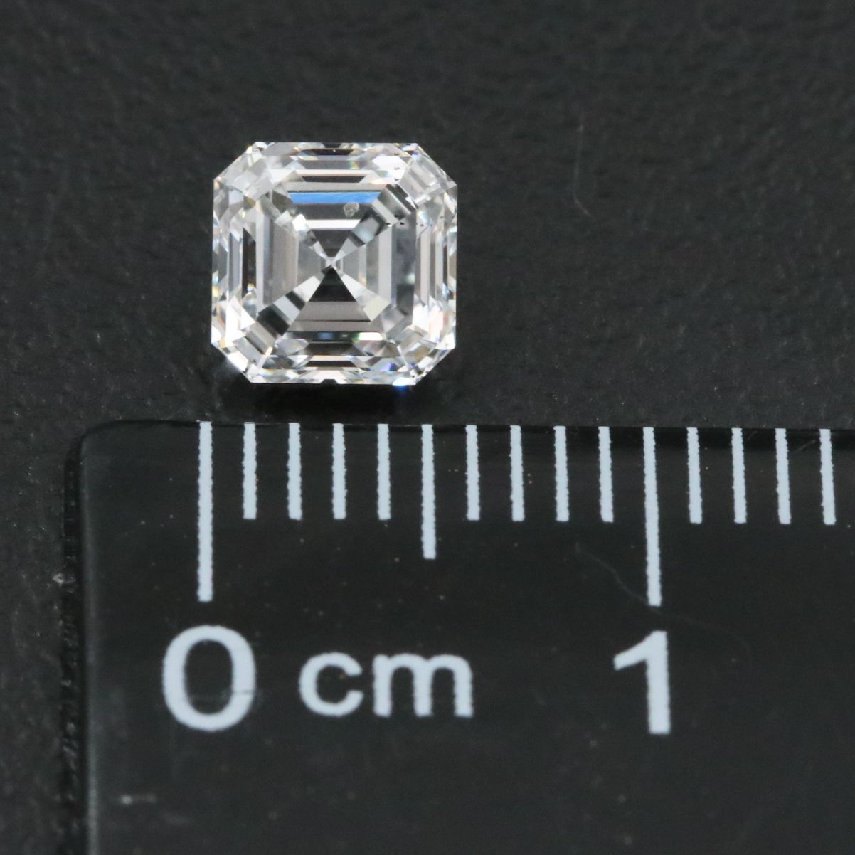 Loose 1.01 CT Lab Grown Diamond with IGI Report