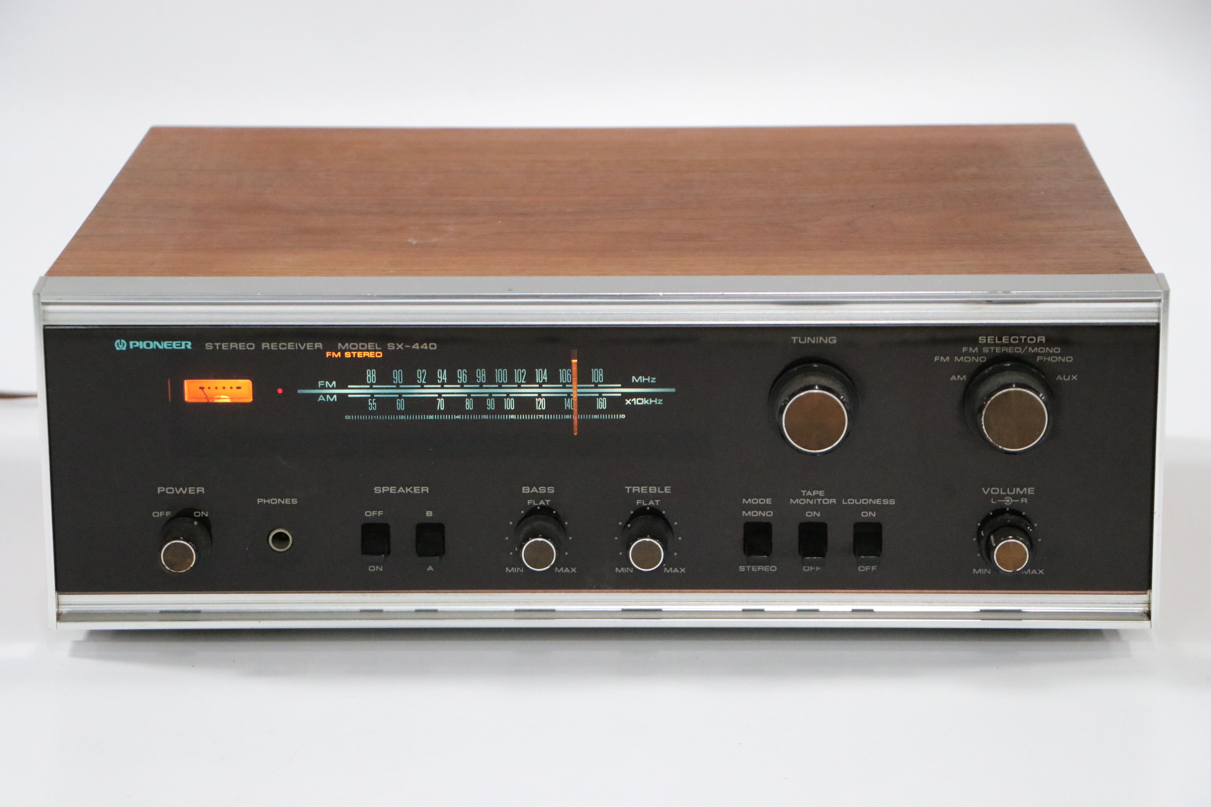 Pioneer PL-12 Turntable with SX-440 Stereo Receiver, Late 20th Century