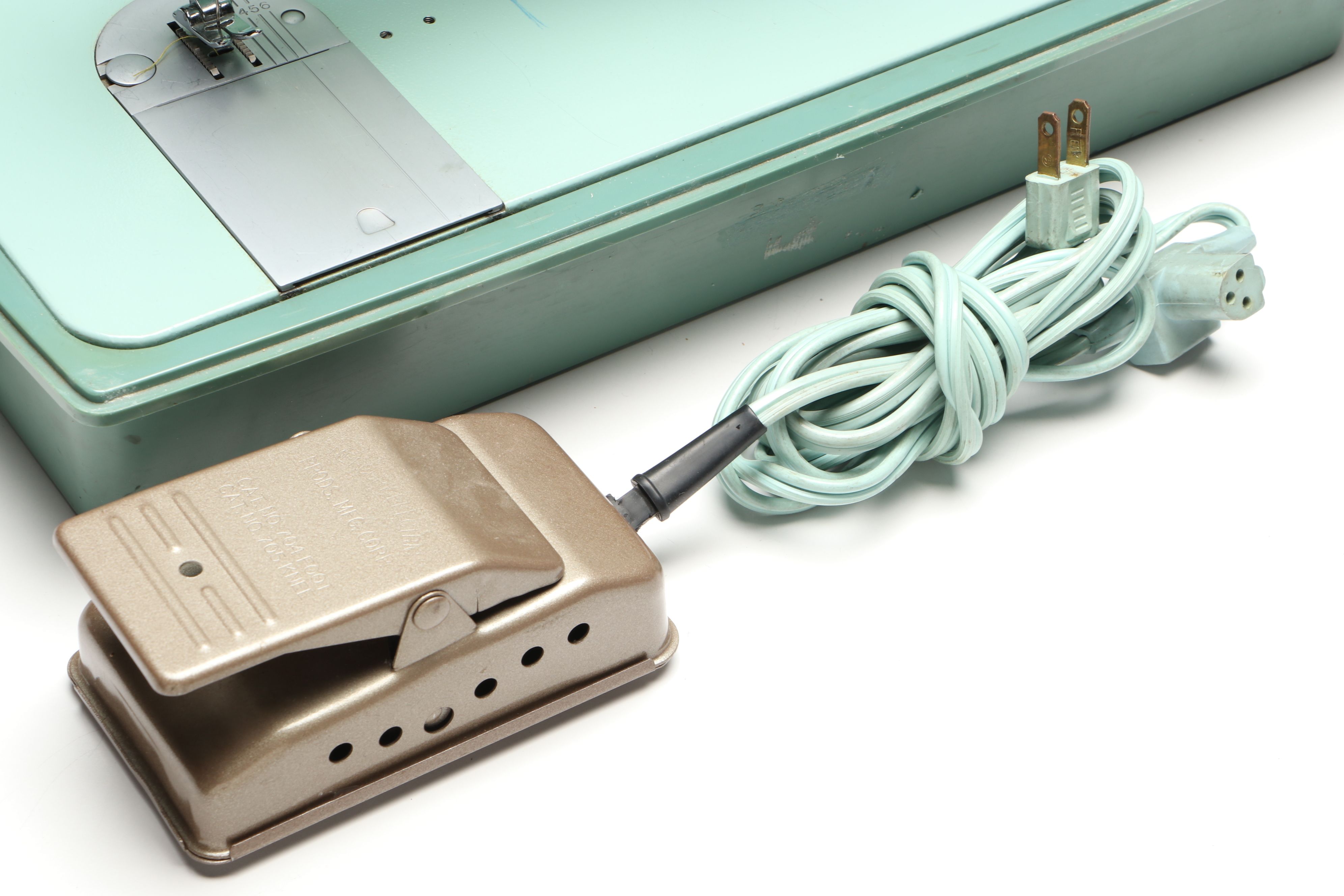 Singer Model 337 Electric Sewing Machine with Carrying Case, 1960s