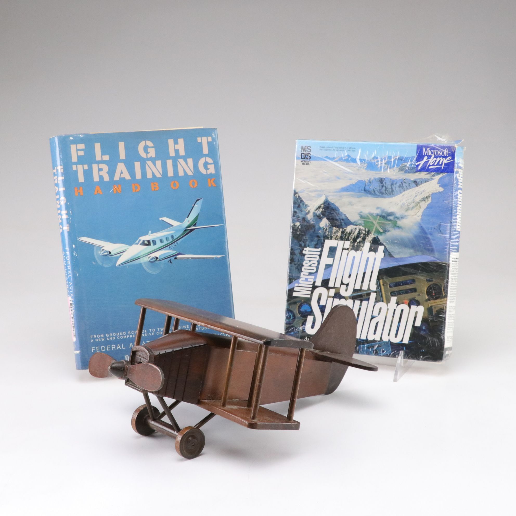 Microsoft Flight Simulator 5.0, Training Handbook & Musical Figurine