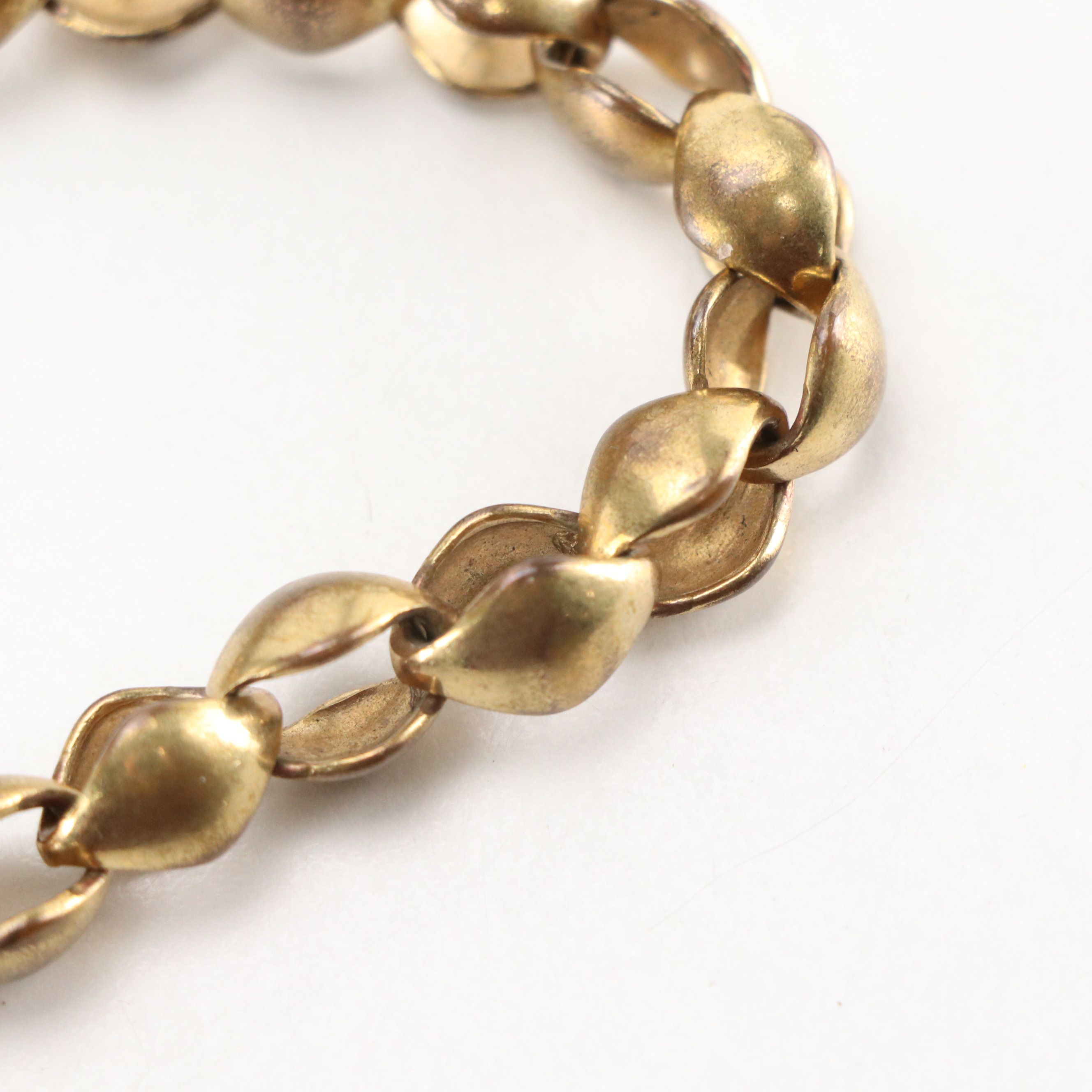 Louis Vuitton Victoire Chain Strap Bag in Monogram Canvas and Red Leather