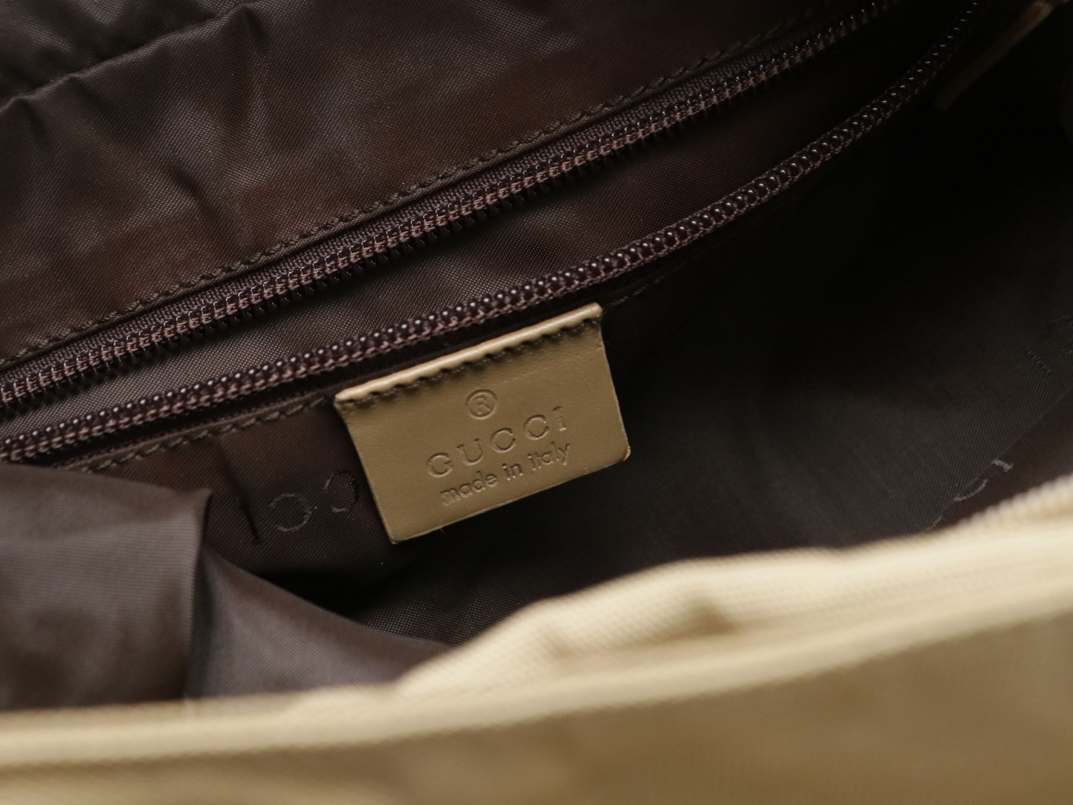 Gucci Large Multi-Pocket Shoulder Bag in Beige Nylon