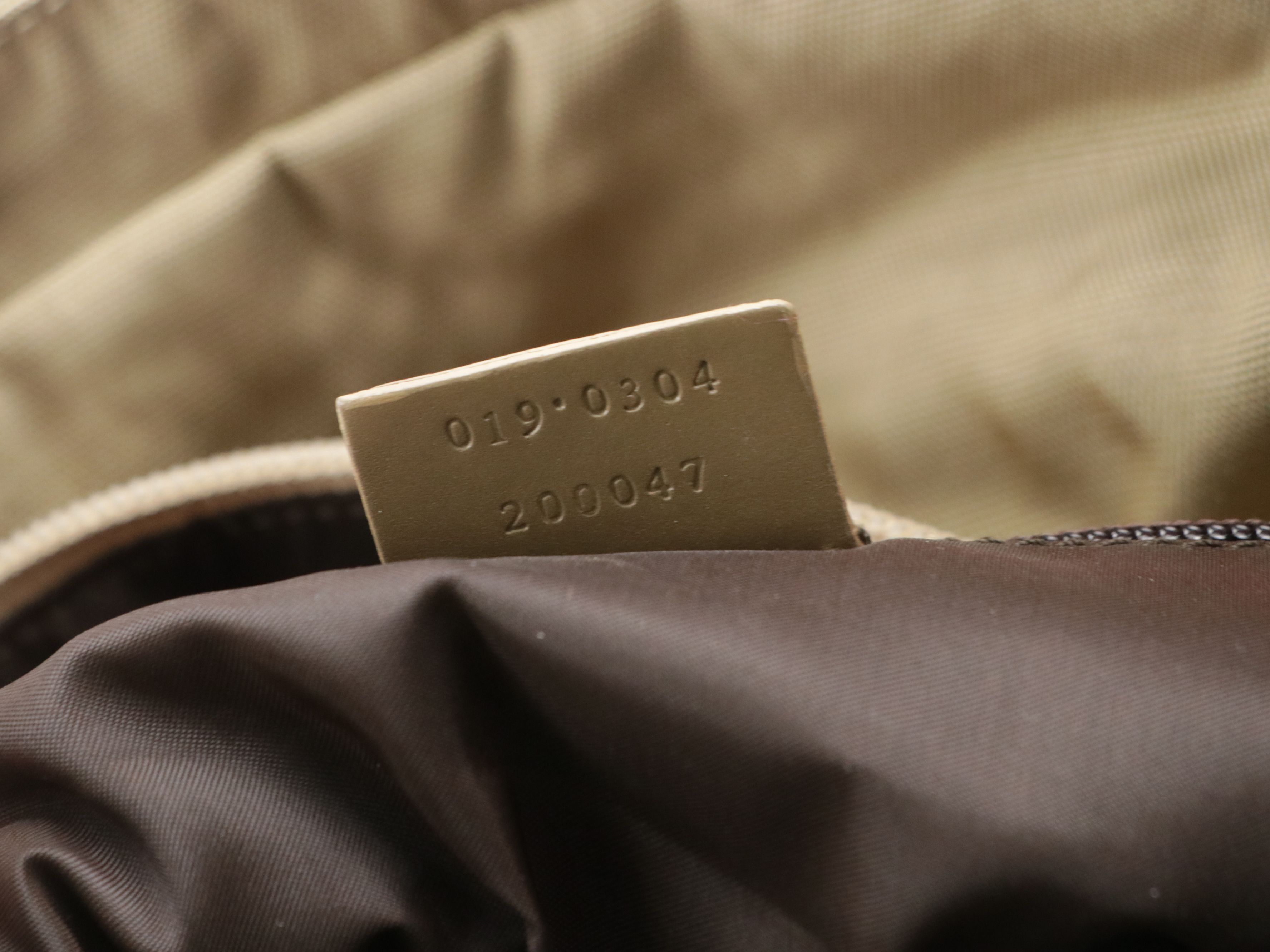 Gucci Large Multi-Pocket Shoulder Bag in Beige Nylon