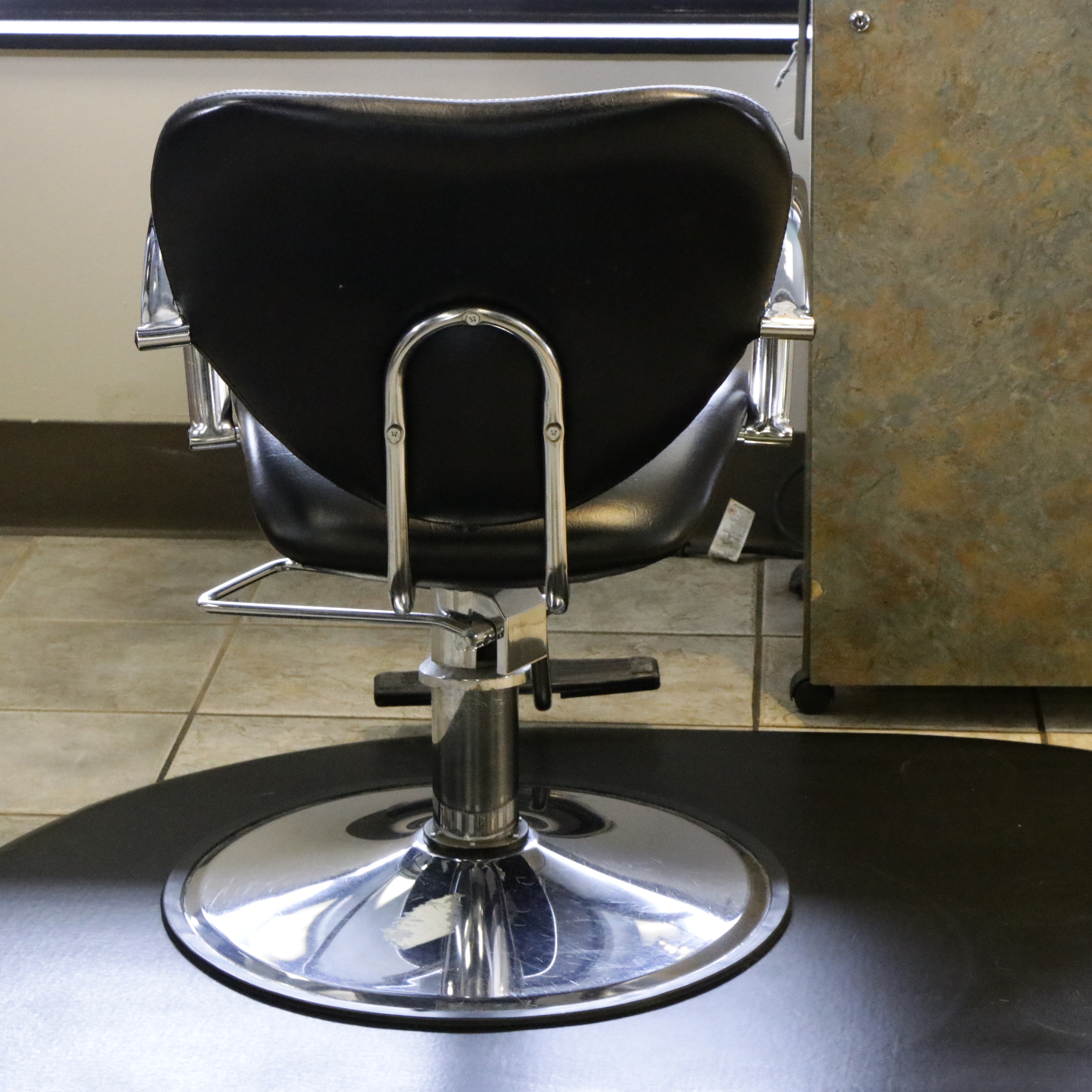 Contemporary Salon Chair and Station with Mat